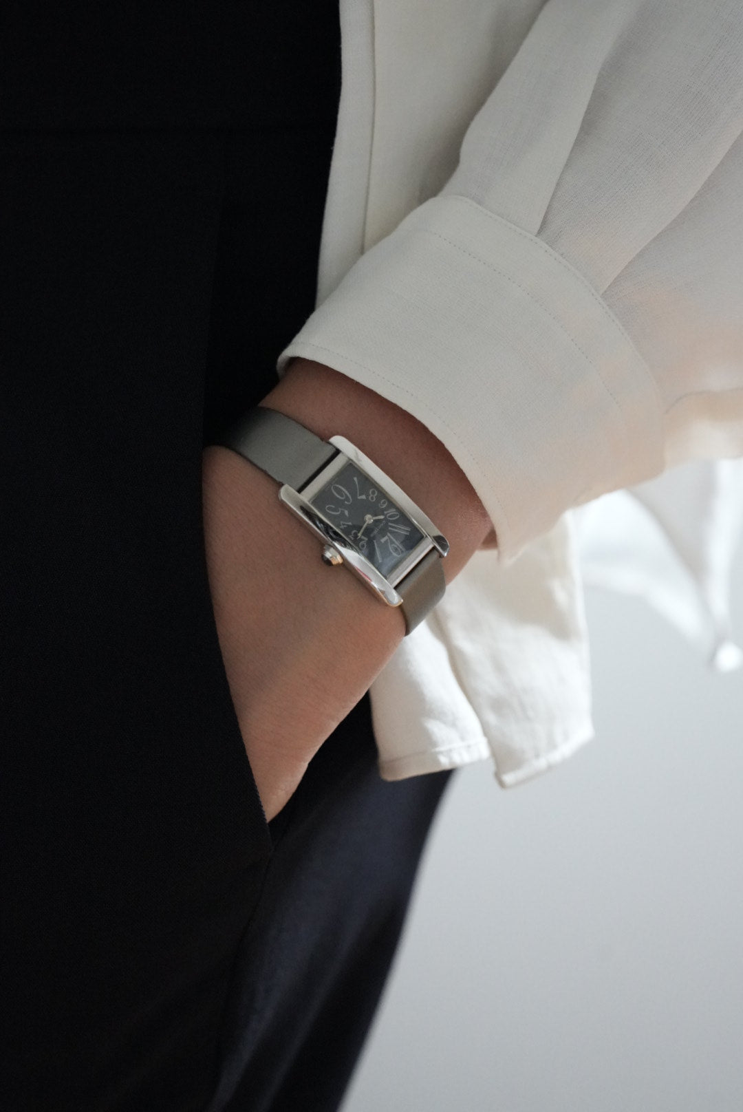 Cartier Tank Américaine in white gold, ref 1713, grey dial, full set