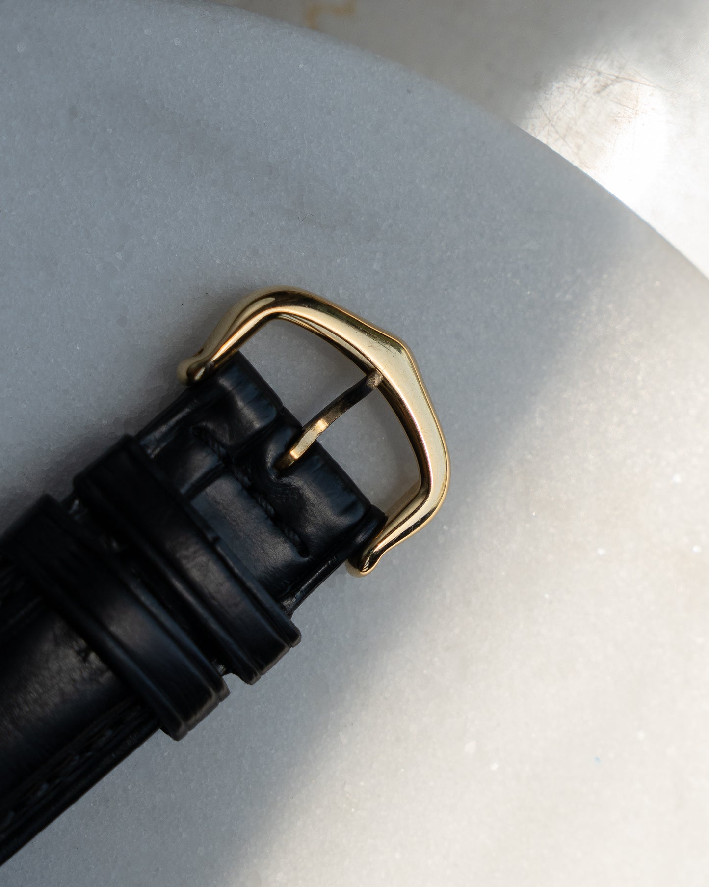 Cartier Tank Louis in 18k yellow gold, W1512856, Cal. 90.06