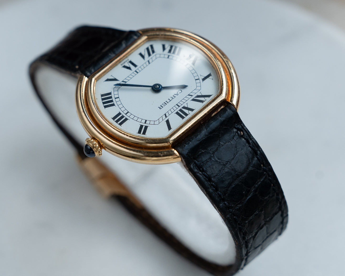 カルティエ エリプス 18K イエローゴールド、パリ ダイヤル、LM サイズ 1970 年代、18K フォールディング バックル付き