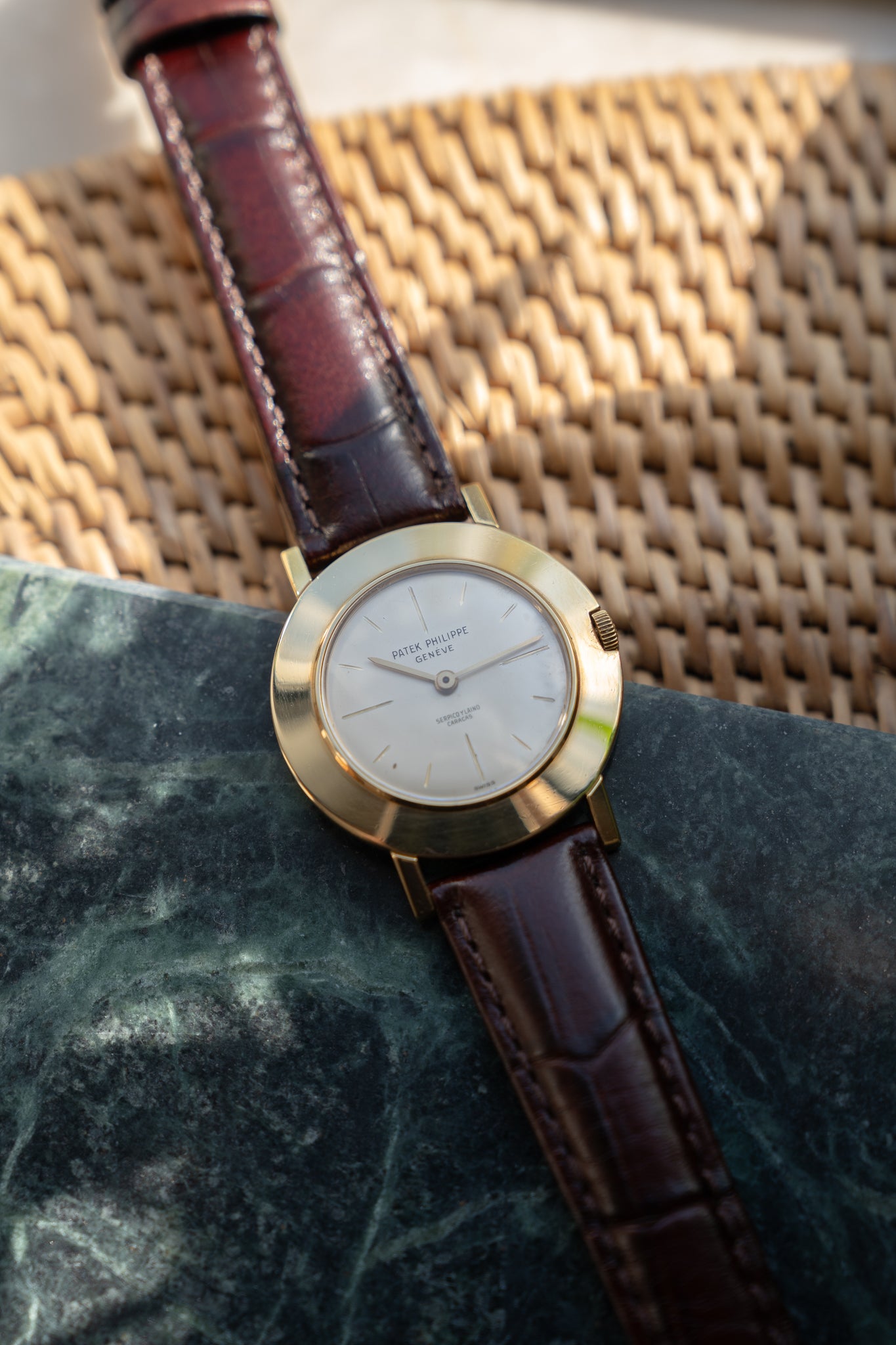Patek Philippe Ref. 2594 Serapico Y Laino in 18k Yellow Gold with original buckle and extract of the archives