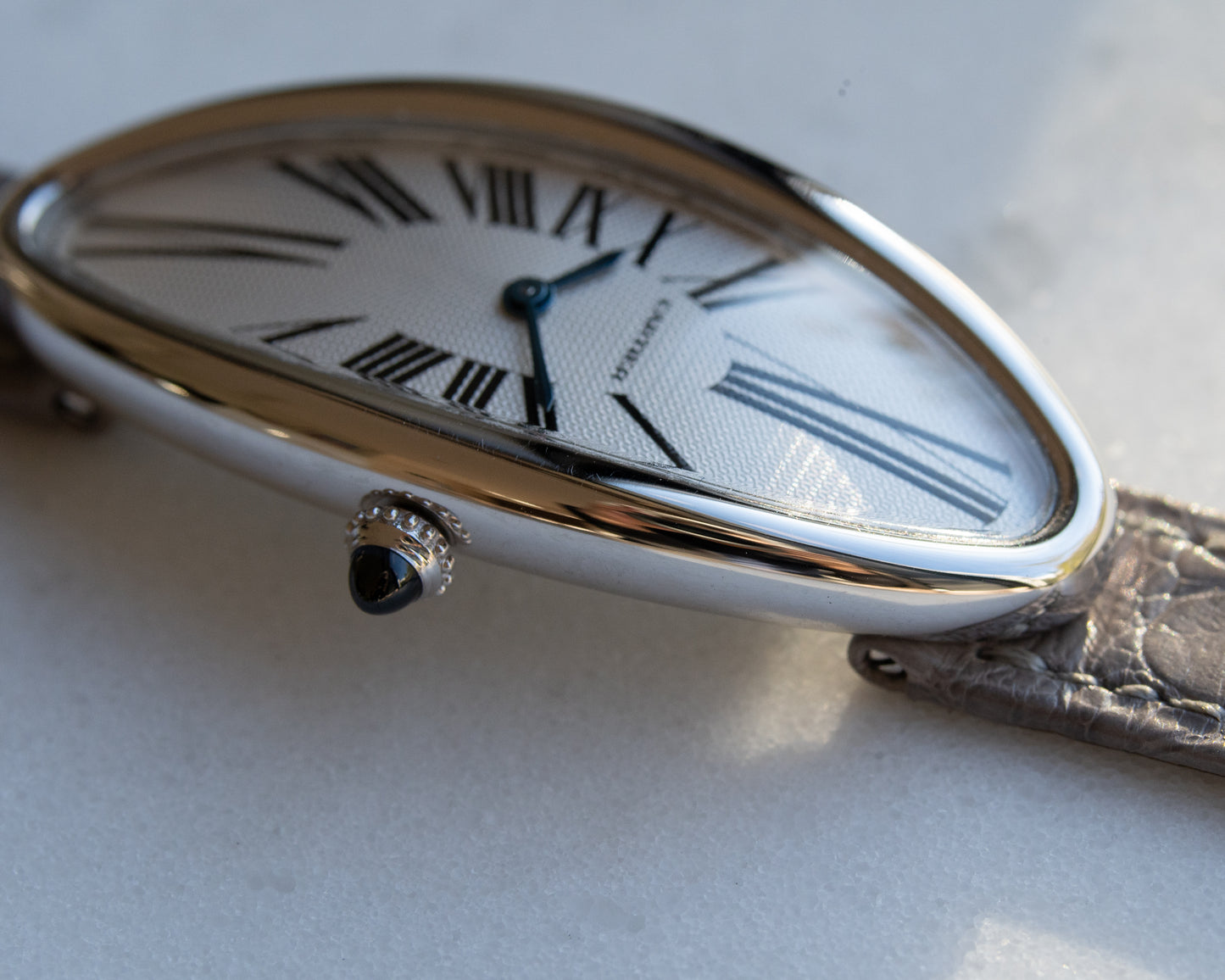 Cartier Baignoire Allongée ref 2514 in white gold w/ mechanical movement