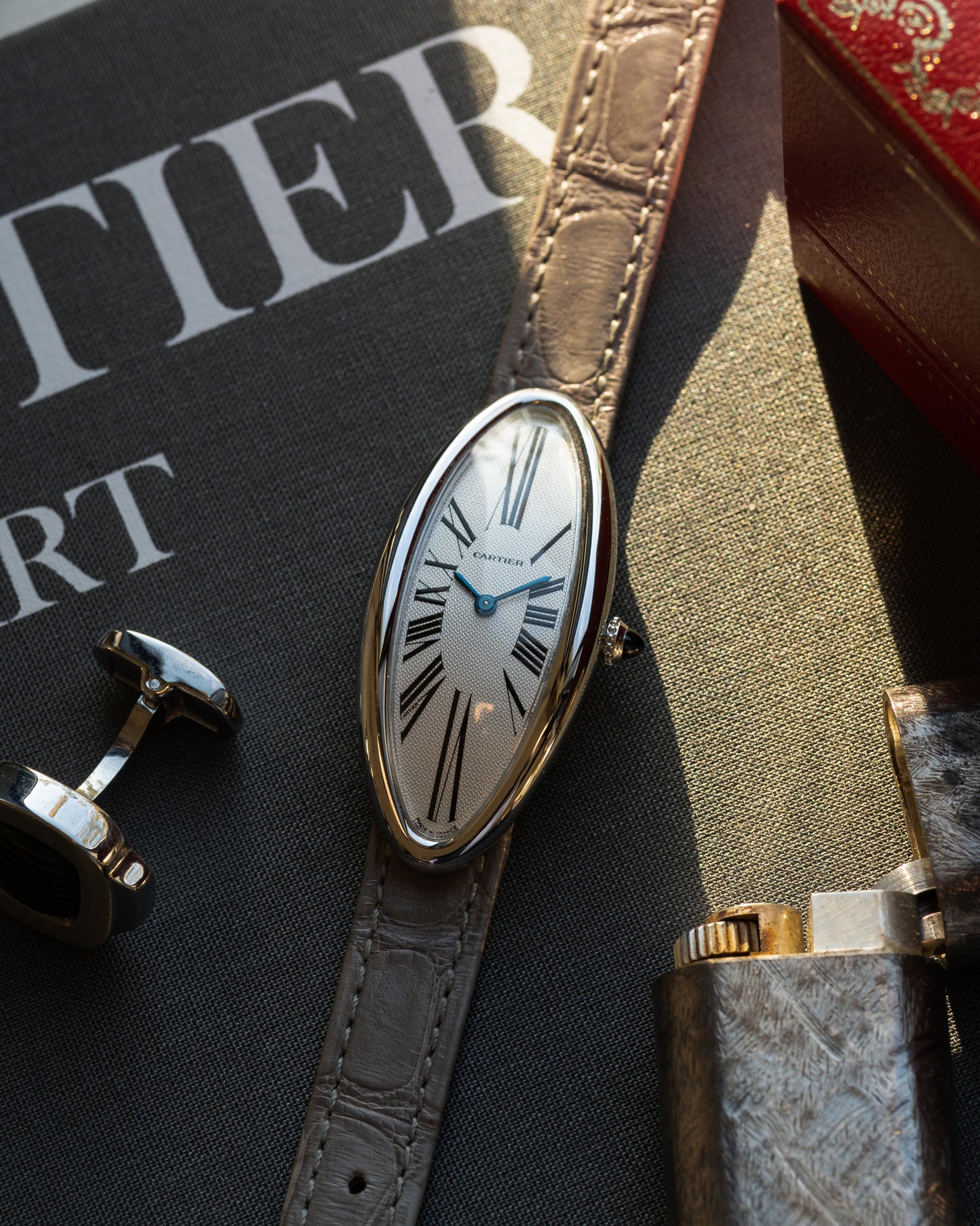 Cartier Baignoire Allongée ref 2514 in white gold w/ mechanical movement