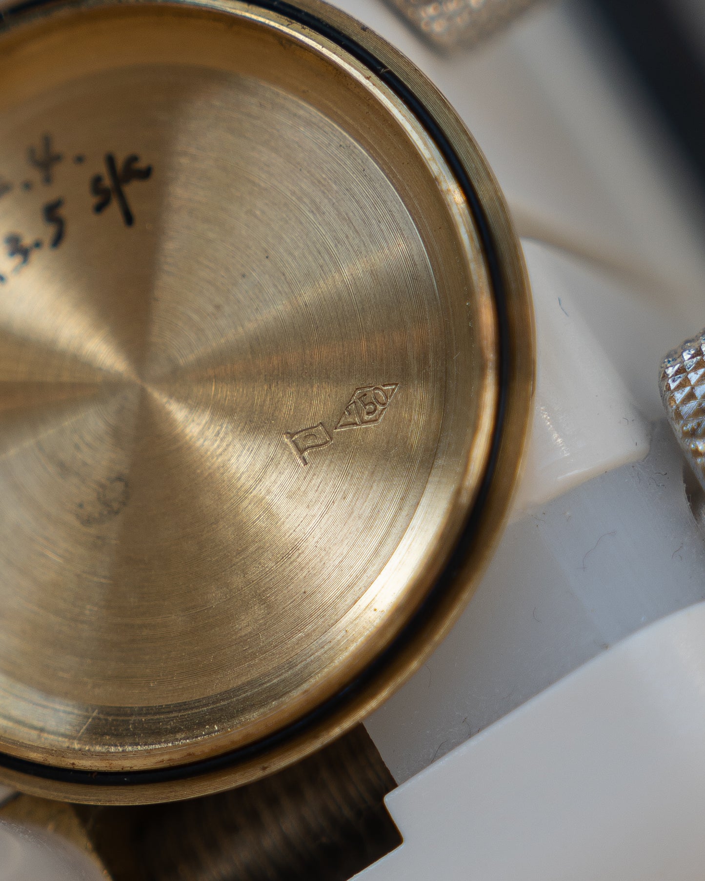 Grand Seiko 5646-7005 linen dial in 18k solid gold August 1970