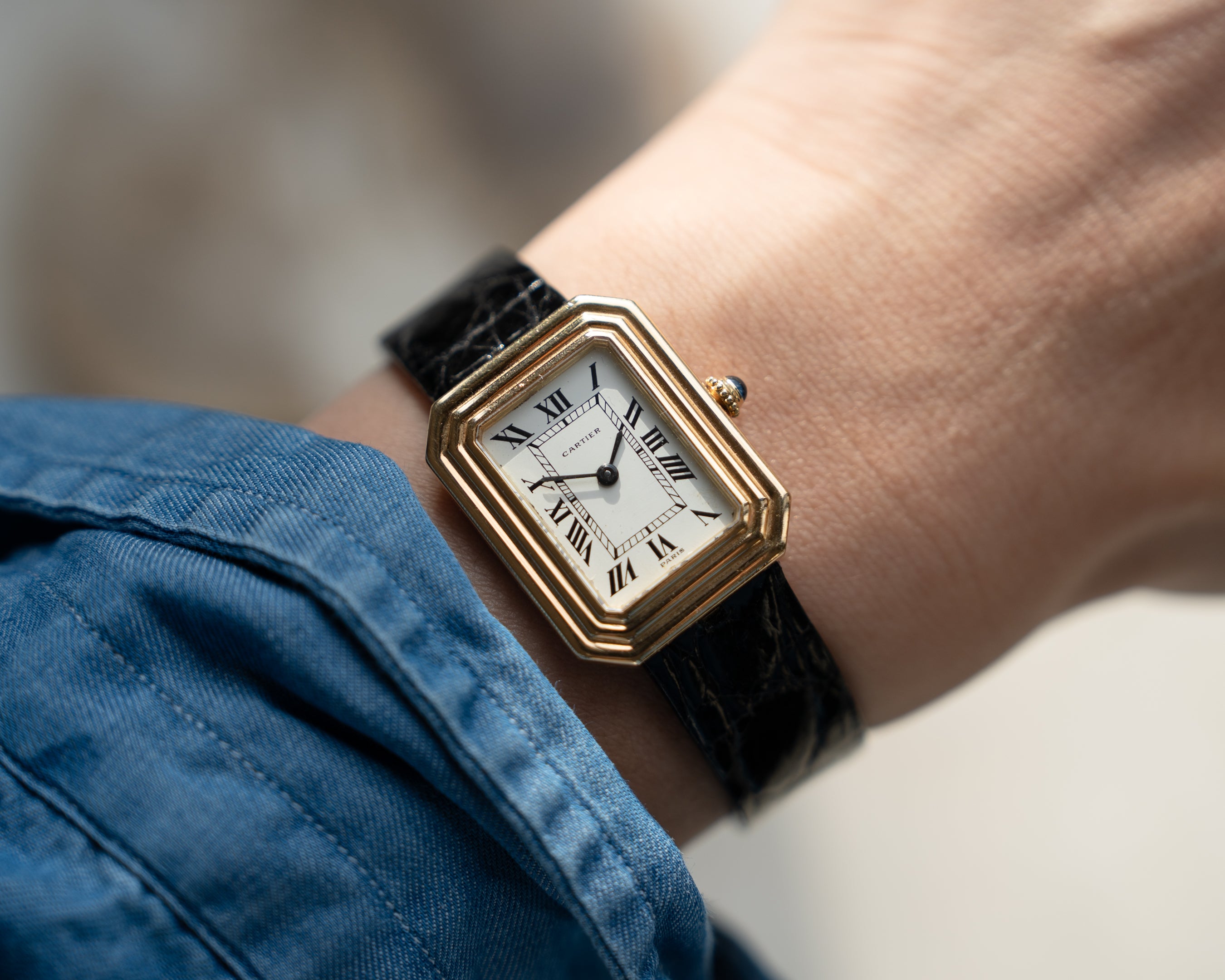 Cartier Cristallor 18k Yellow Gold, early Paris Dial and hidden lug case, SM size with 18k gold deployant buckle
