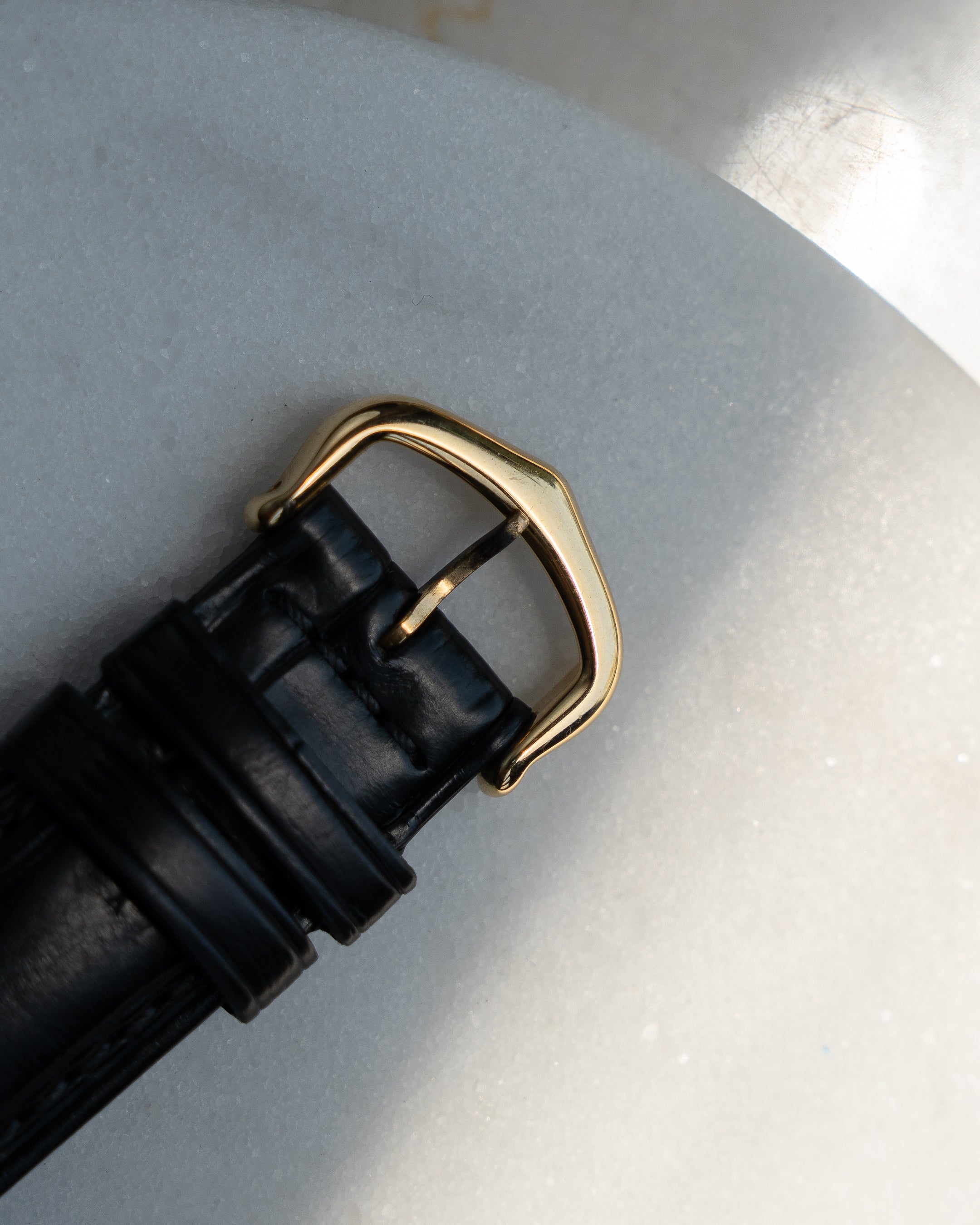 Cartier Tank Louis in 18k yellow gold, W1512856, Cal. 90.06