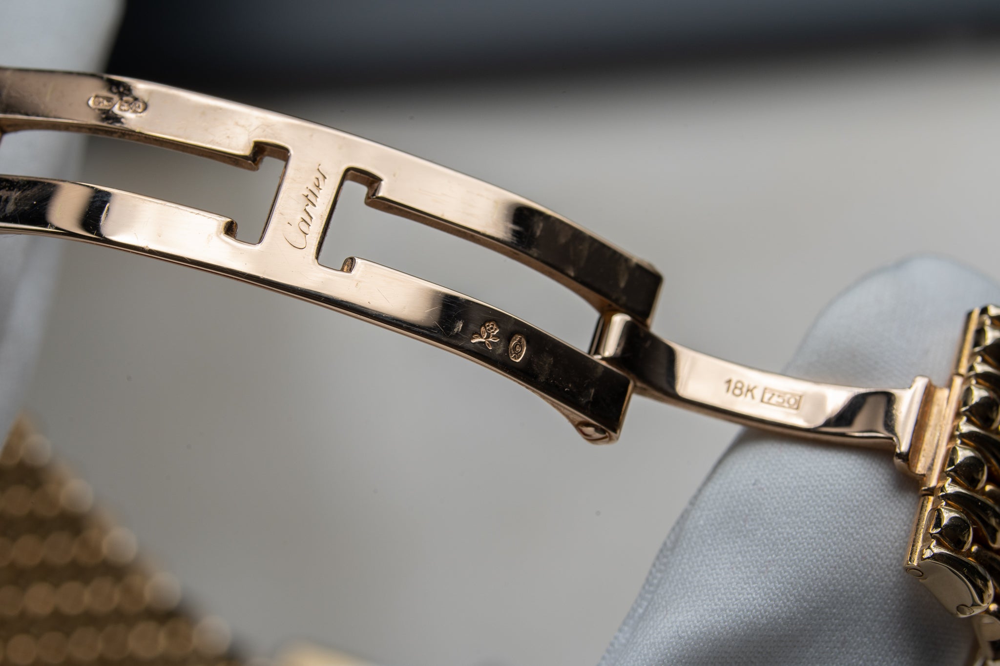 Cartier Tank Louis "Extra Flat" in YG with tear drop Gold bracelet-1990's