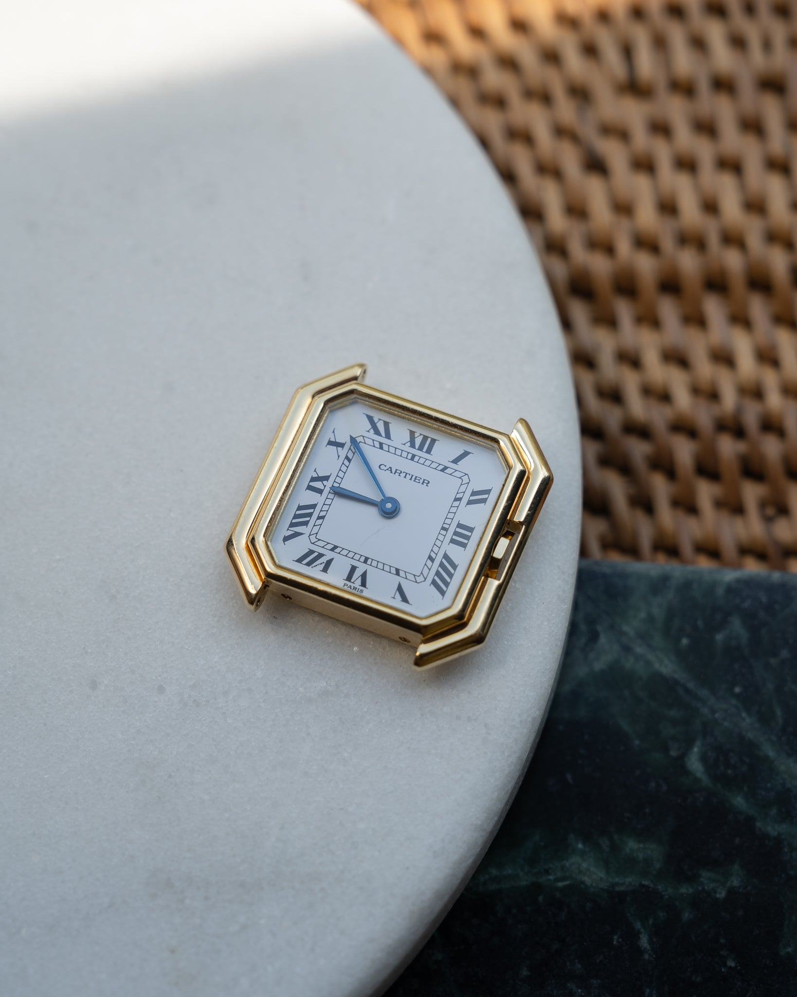 Cartier Ceinture 18k LM size Yellow Gold, Paris dial - mechanical wind movement