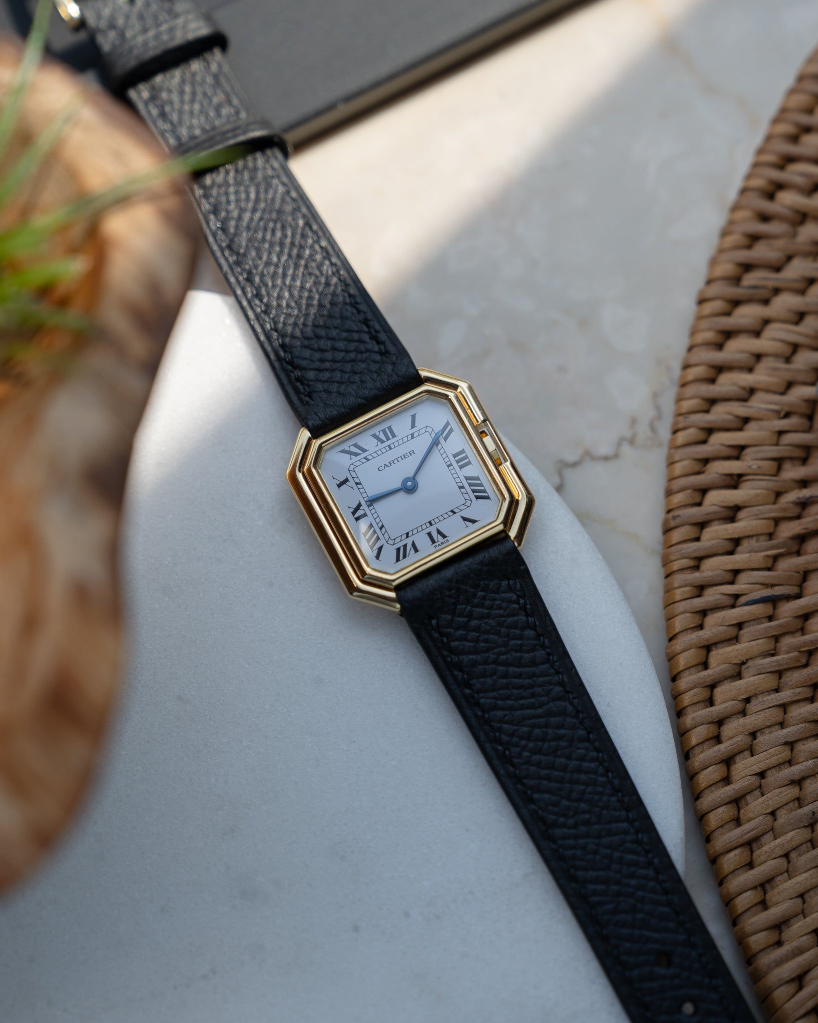 Cartier Ceinture 18k LM size Yellow Gold, Paris dial - mechanical wind movement