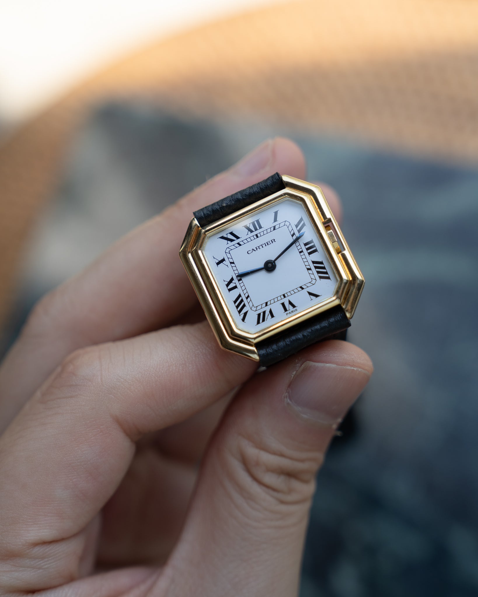 Cartier Ceinture 18k LM size Yellow Gold, Paris dial - mechanical wind movement