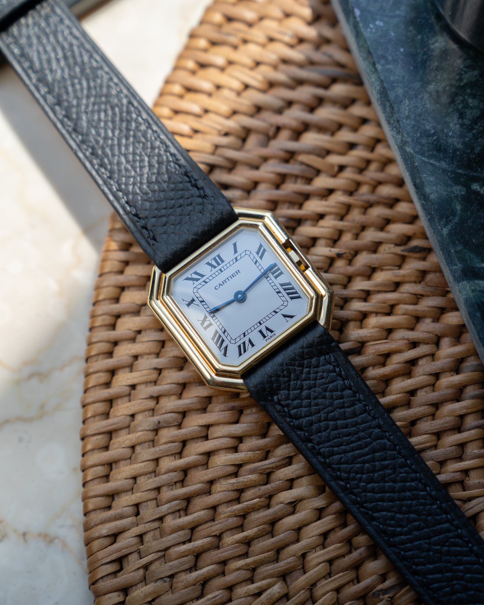 Cartier Ceinture 18k LM size Yellow Gold, Paris dial - mechanical wind movement