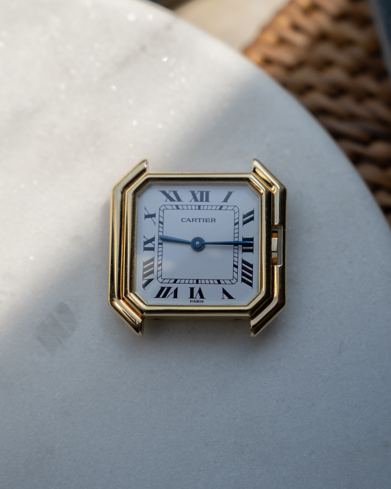 Cartier Ceinture 18k LM size Yellow Gold, Paris dial - mechanical wind movement