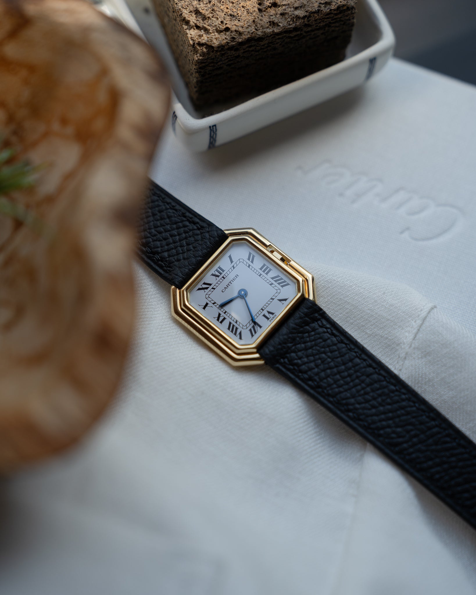 Cartier Ceinture 18k LM size Yellow Gold, Paris dial - mechanical wind movement