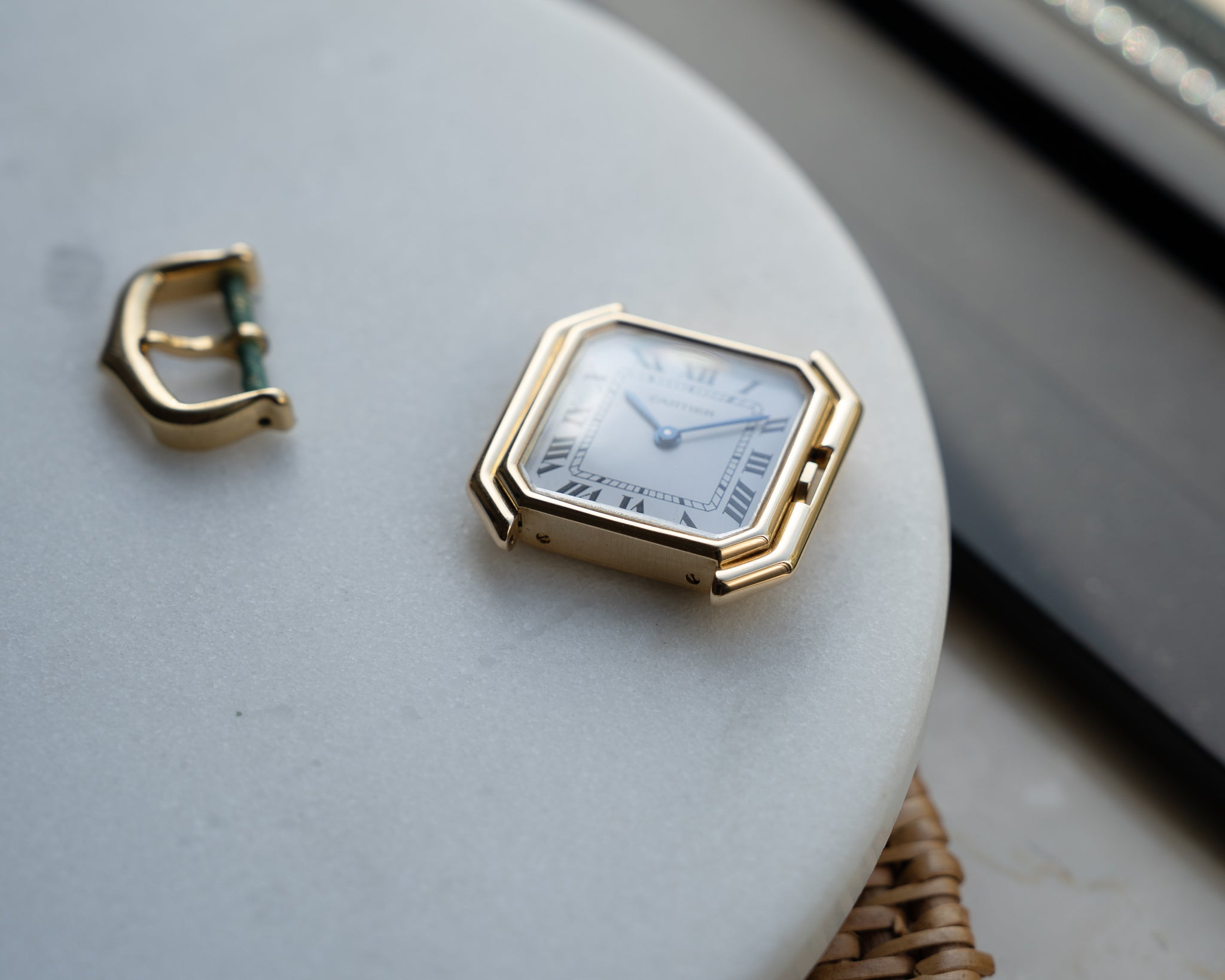 Cartier Ceinture 18k LM Yellow Gold, Paris dial - mechanical movement