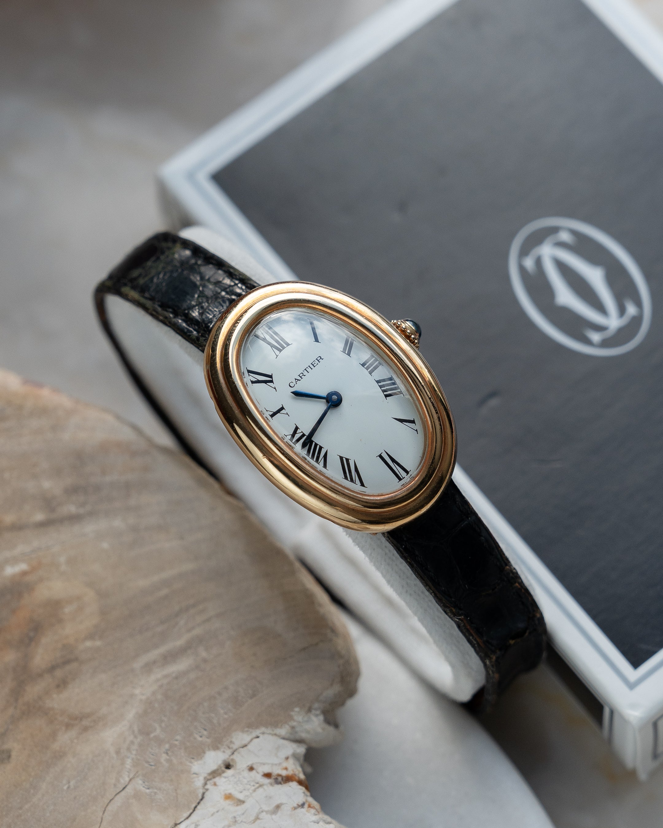 Cartier Baignoire ref 78094 in 18k yellow gold, Paris dial, mecanique, full set