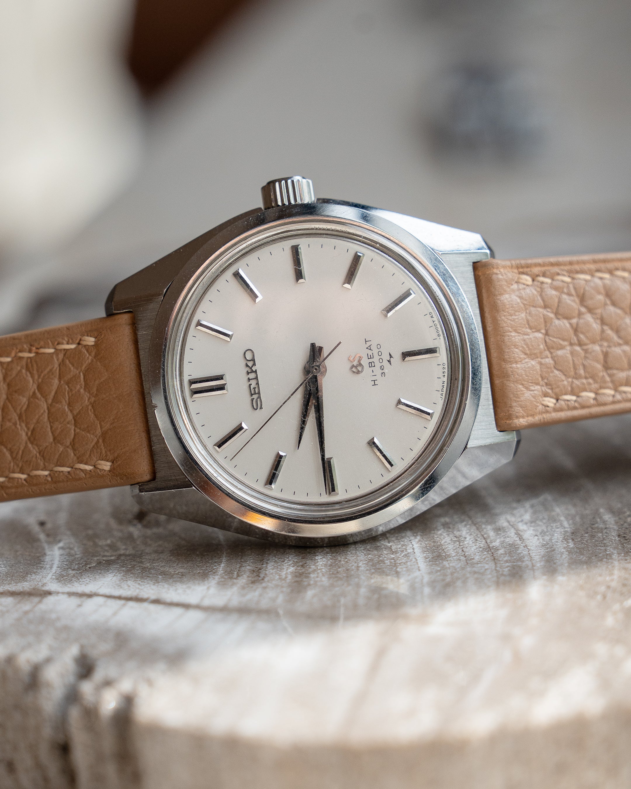 Grand Seiko 4520-8000 hibeat in steel from January 1969 – Special Dial