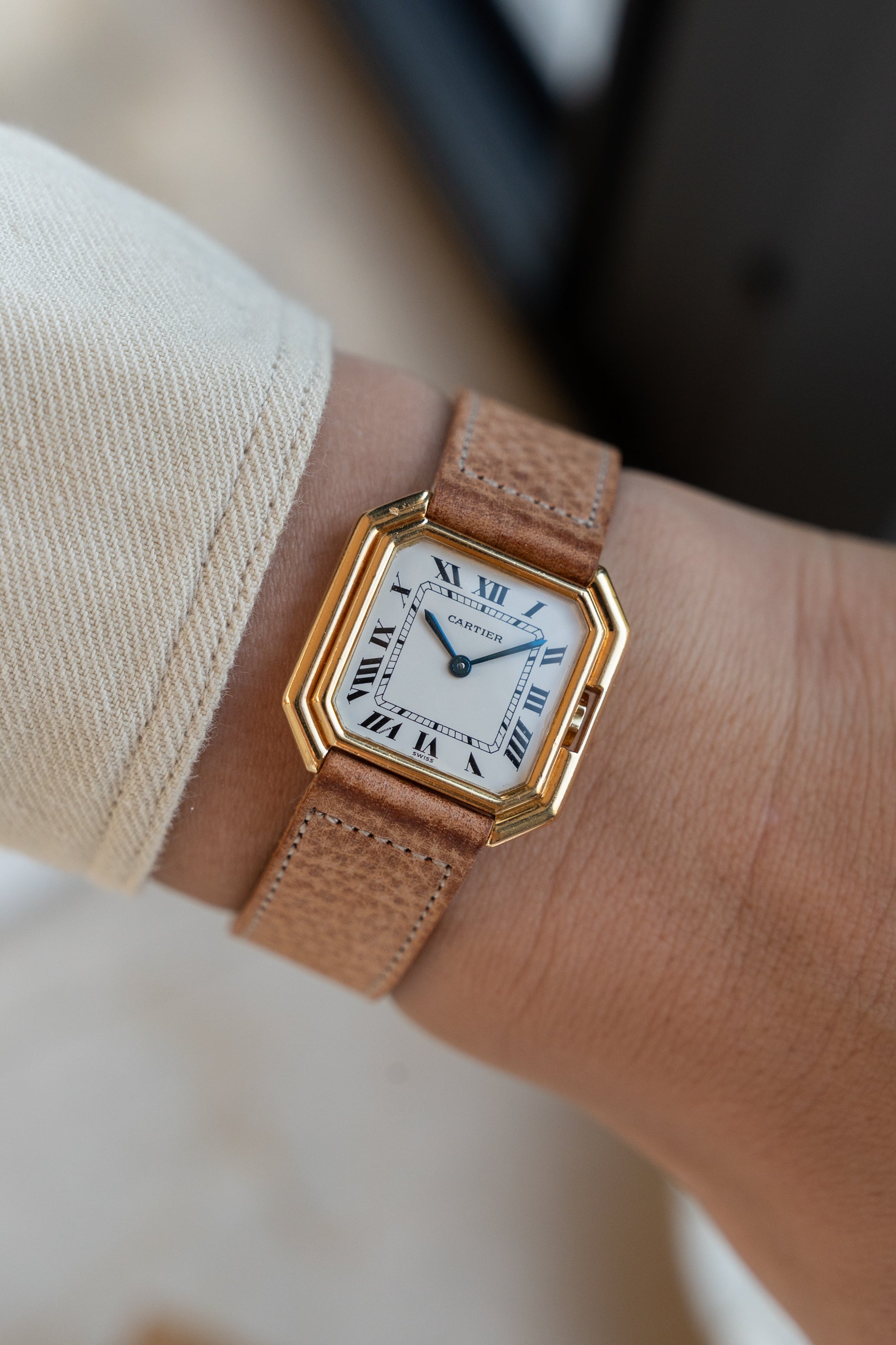 Cartier Ceinture in yellow gold, ref 78099 LM size, Swiss dial, with Cartier gold deployant clasp