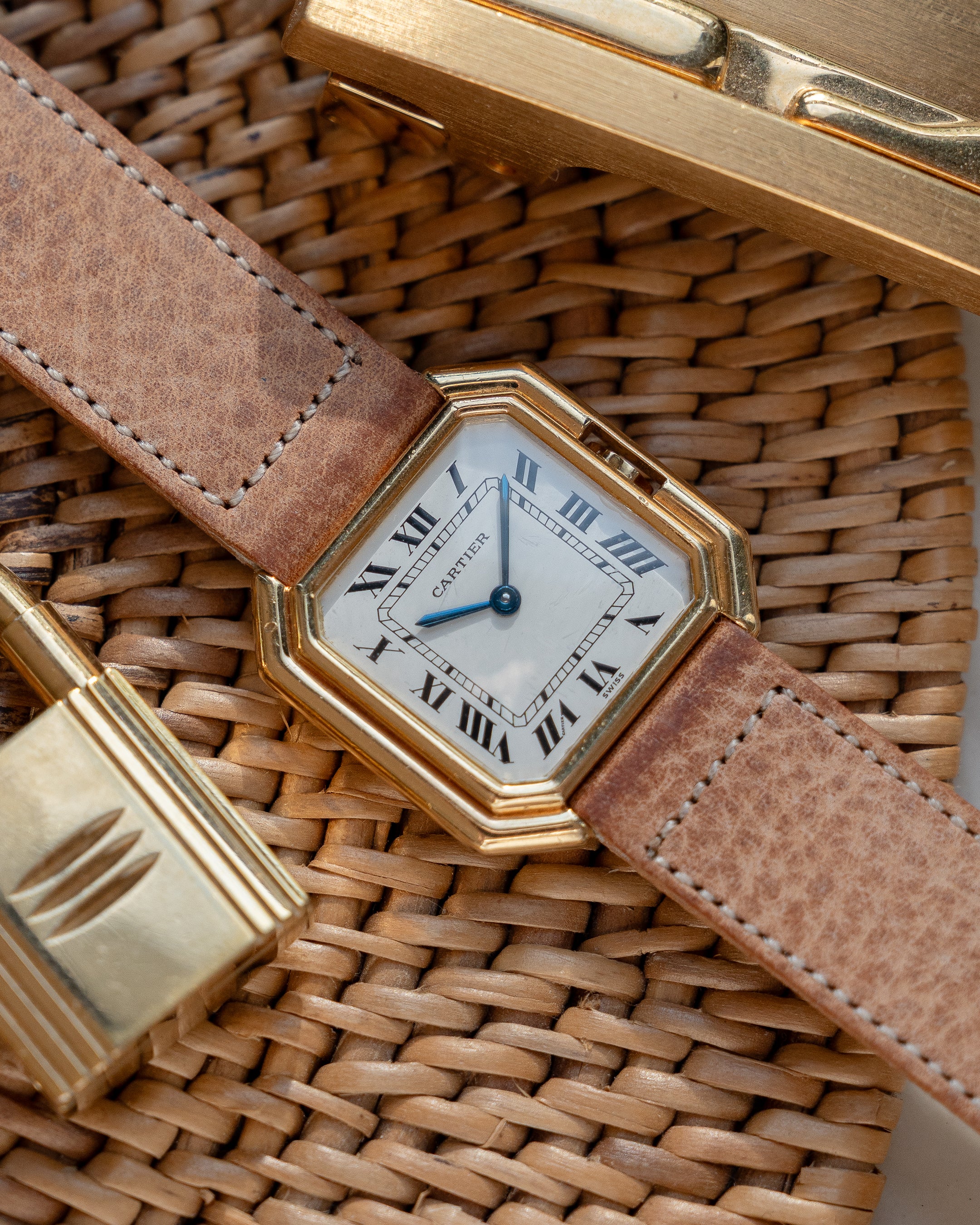 Cartier Ceinture in yellow gold, ref 78099 LM size, Swiss dial, with Cartier gold deployant clasp