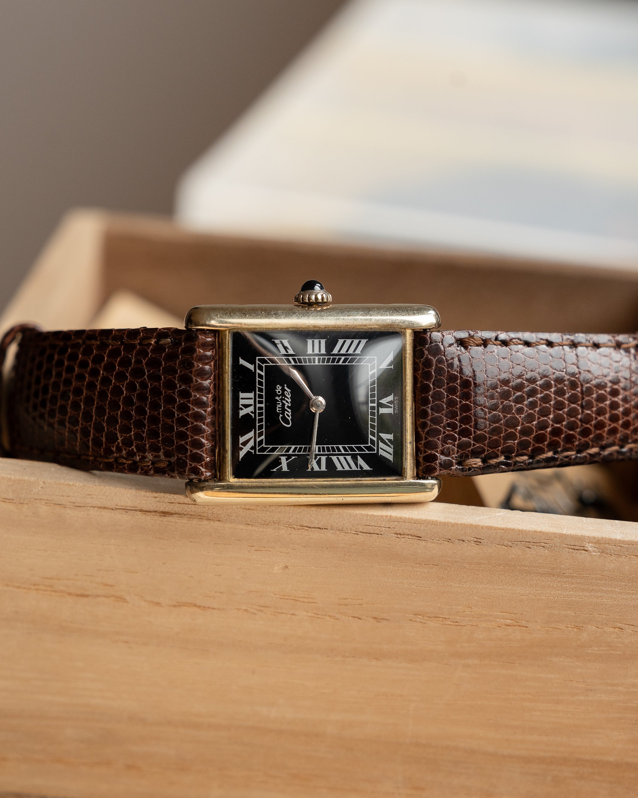 Must de Cartier Tank Black Dial LM (large) size, manual wind movement, full set