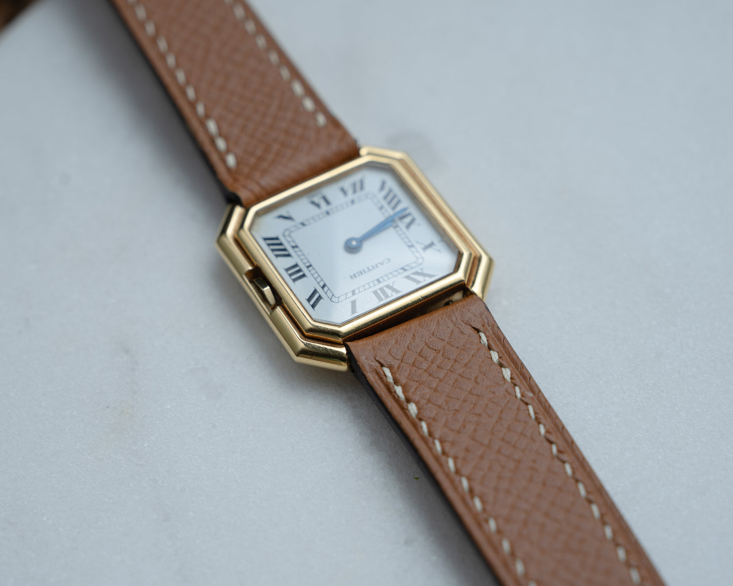 Cartier Ceinture 18k LM Yellow Gold, Paris dial - mechanical movement - box & papers, original owner