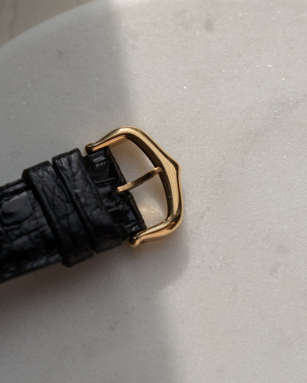Cartier Tank Louis ref 81052 in 18k yellow gold, Swiss only dial, caliber QZ690