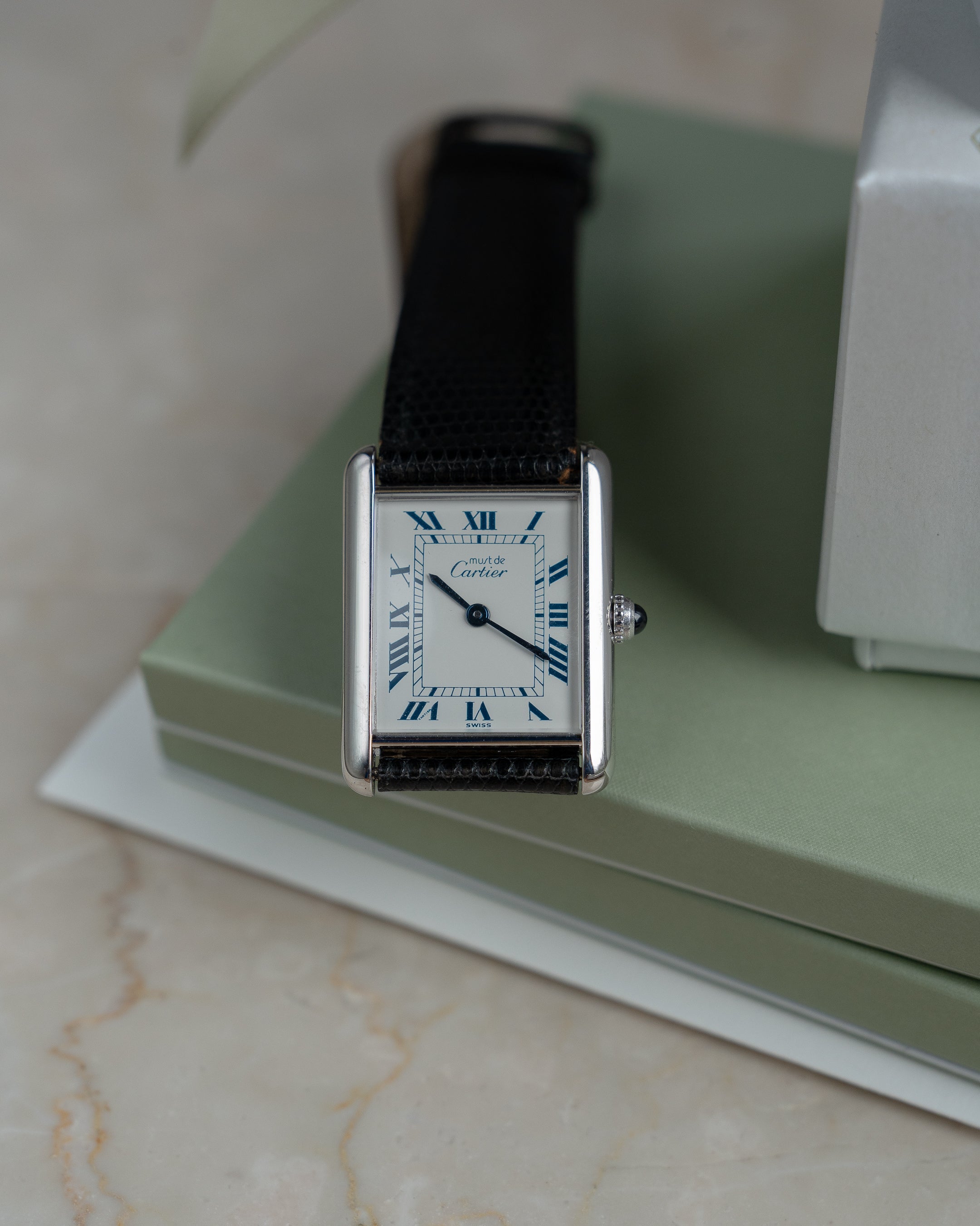 Must de Cartier Tank Blue Roman numberals white dial, Large size, full set from 1992