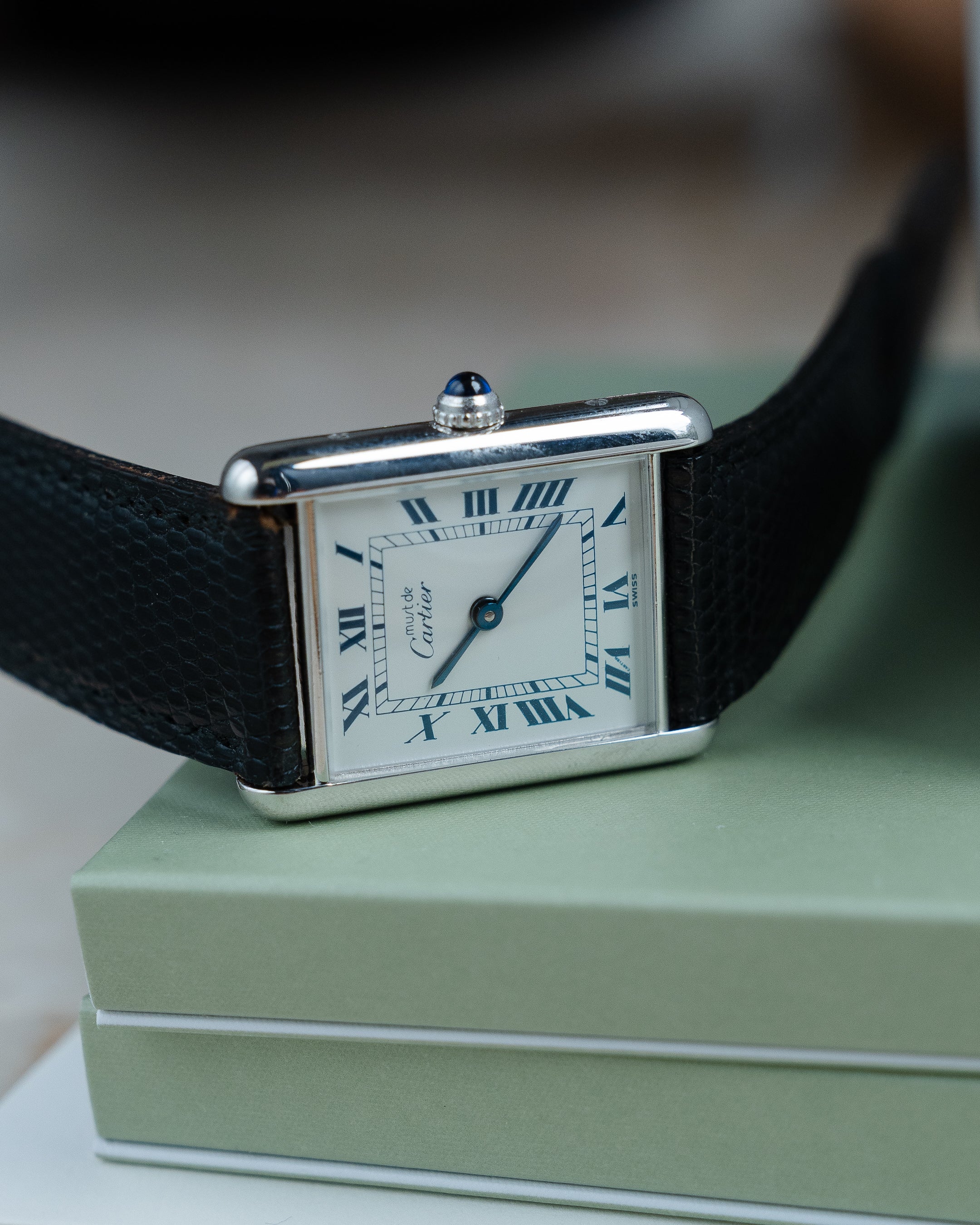 Must de Cartier Tank Blue Roman numberals white dial, Large size, full set from 1992