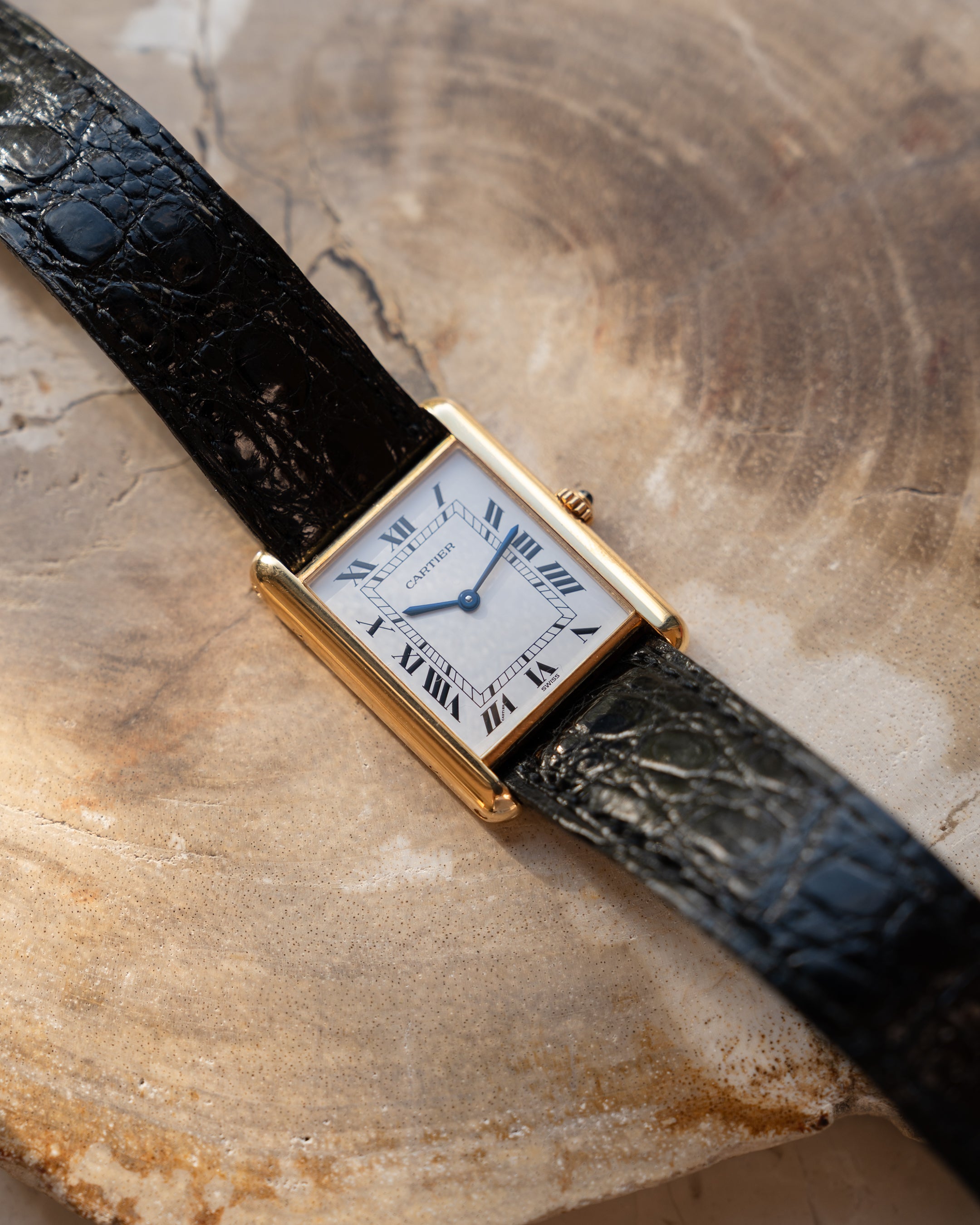 Cartier Tank Louis ref 81052 in 18k yellow gold, Swiss only dial, caliber QZ690