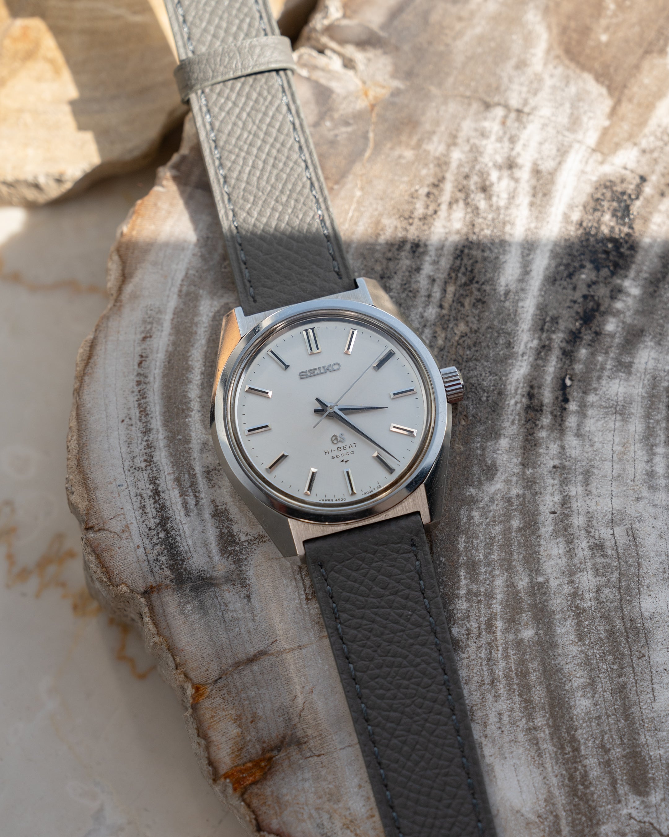 Grand Seiko 4520-8000 hibeat in steel from October 1968 – Special Dial