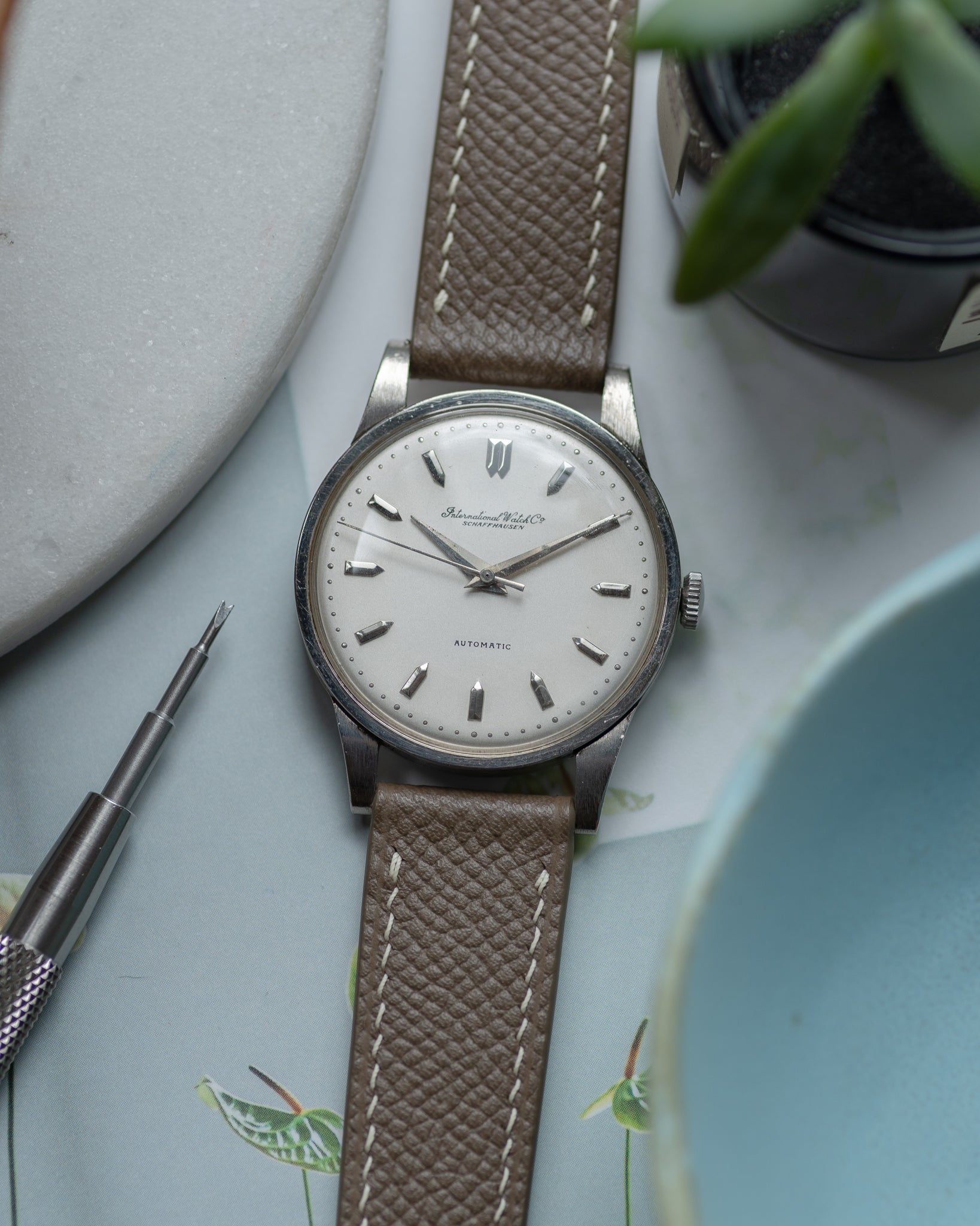 IWC in Platinum- made in Japan case- cal. 853 from 1965 – Special Dial