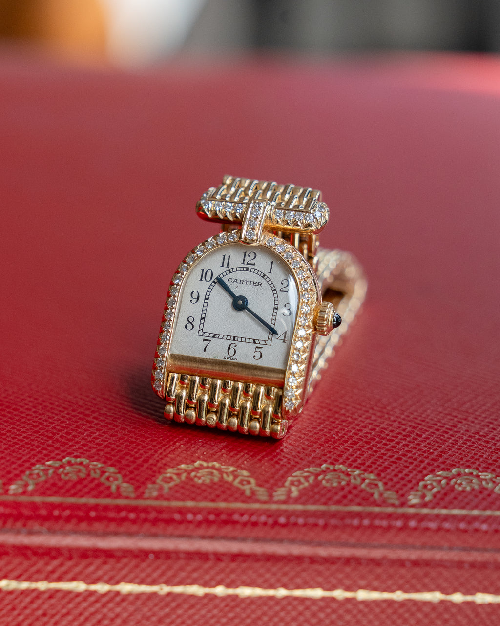 Cartier Calandre ref. 66032 in yellow gold with diamonds featuring a Cartier yellow gold bracelet