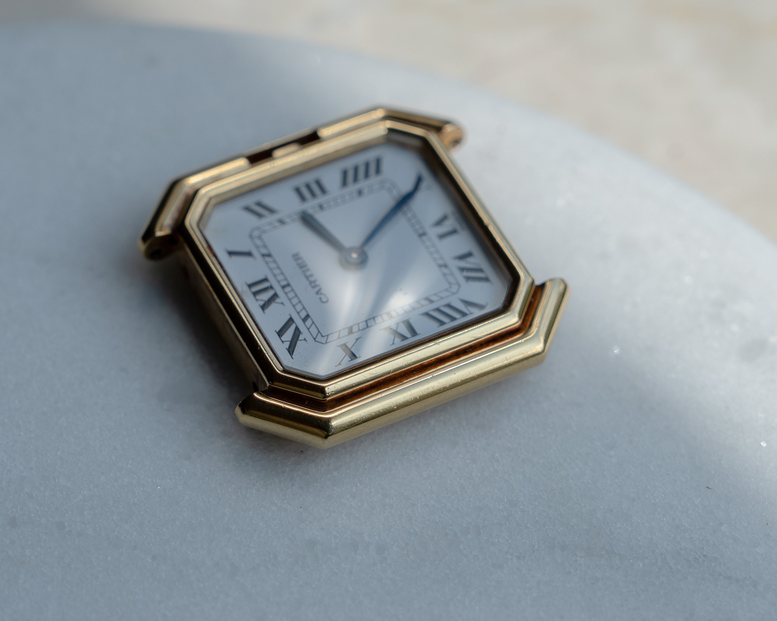 Cartier Ceinture in 18k Yellow Gold, Paris dial, LM - mechanical movement - box & papers