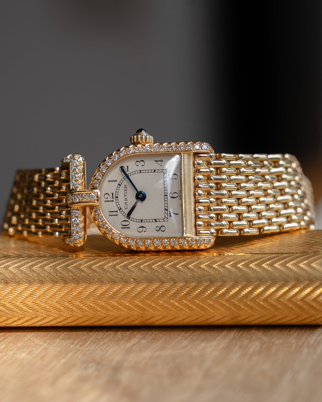 Cartier Calandre ref. 66032 in yellow gold with diamonds featuring a Cartier yellow gold bracelet