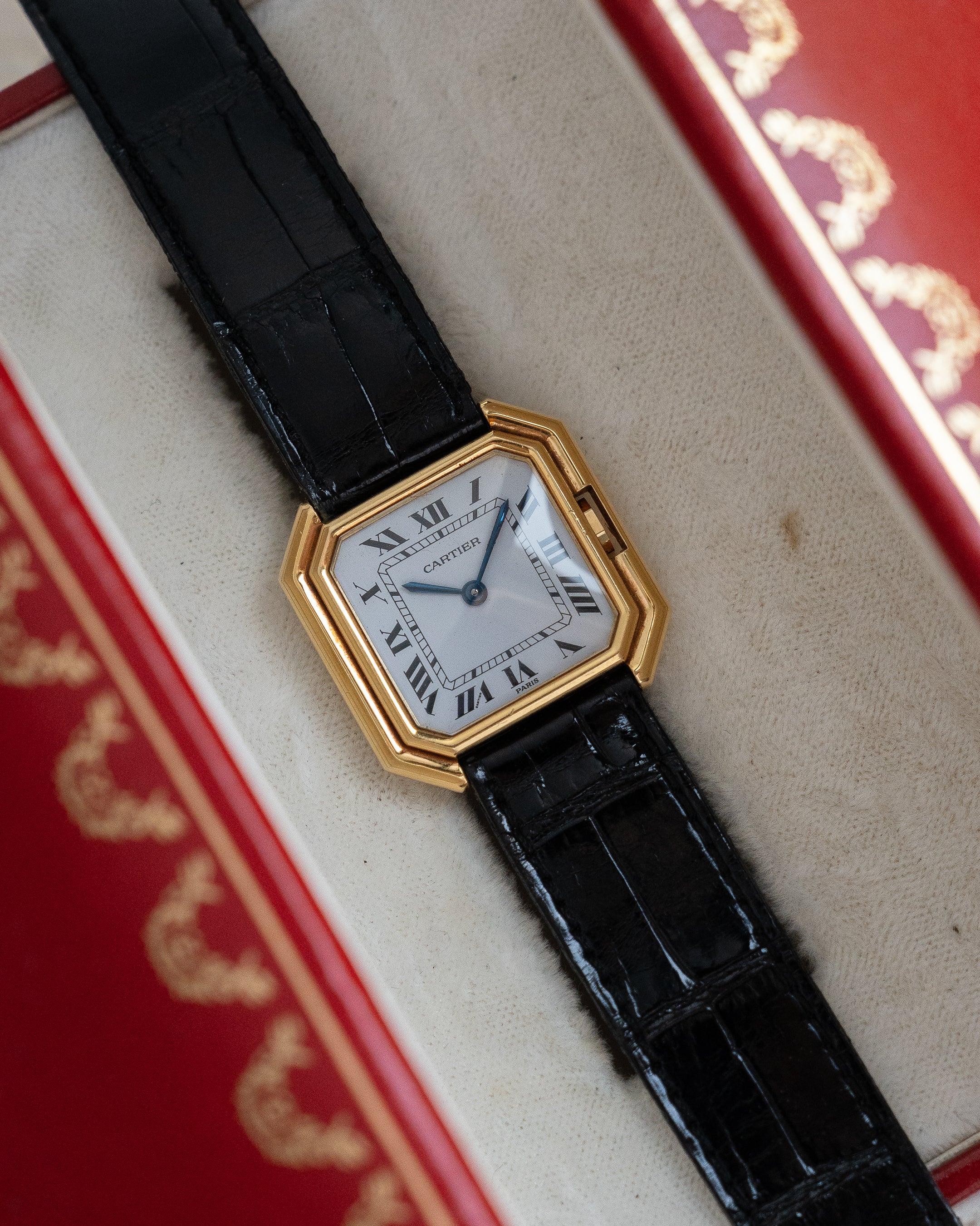 Cartier Ceinture in 18k Yellow Gold, Paris dial, LM - mechanical movement - box & papers