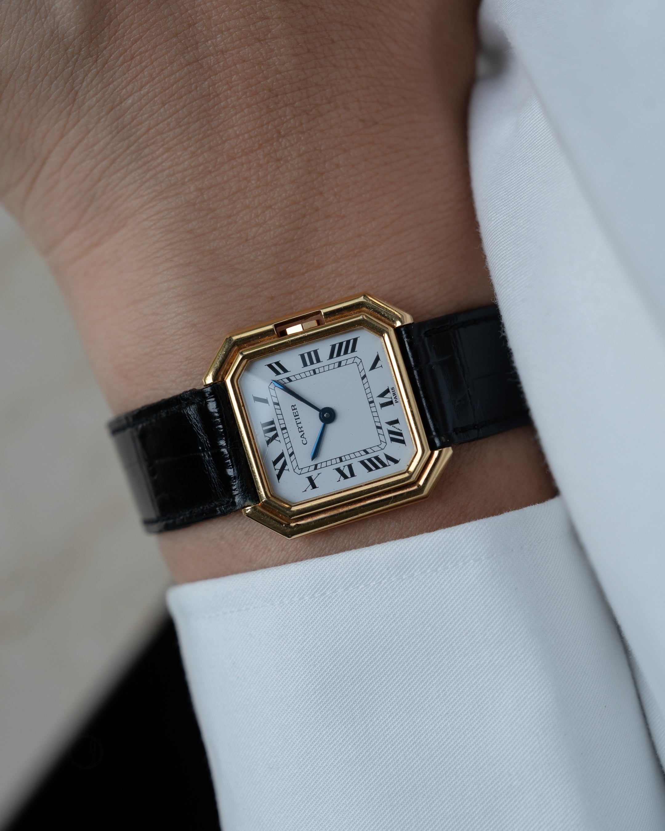 Cartier Ceinture in 18k Yellow Gold, Paris dial, LM - mechanical movement - box & papers