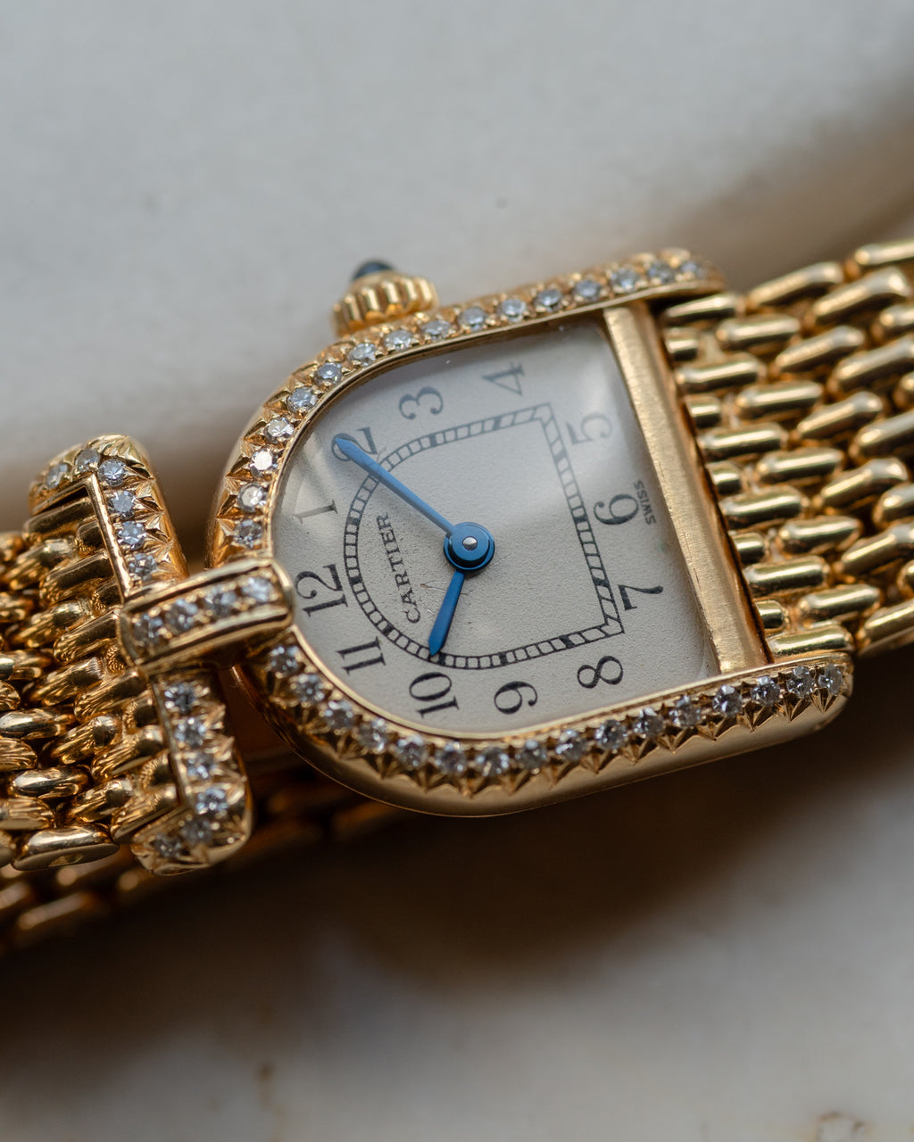 Cartier Calandre ref. 66032 in yellow gold with diamonds featuring a Cartier yellow gold bracelet