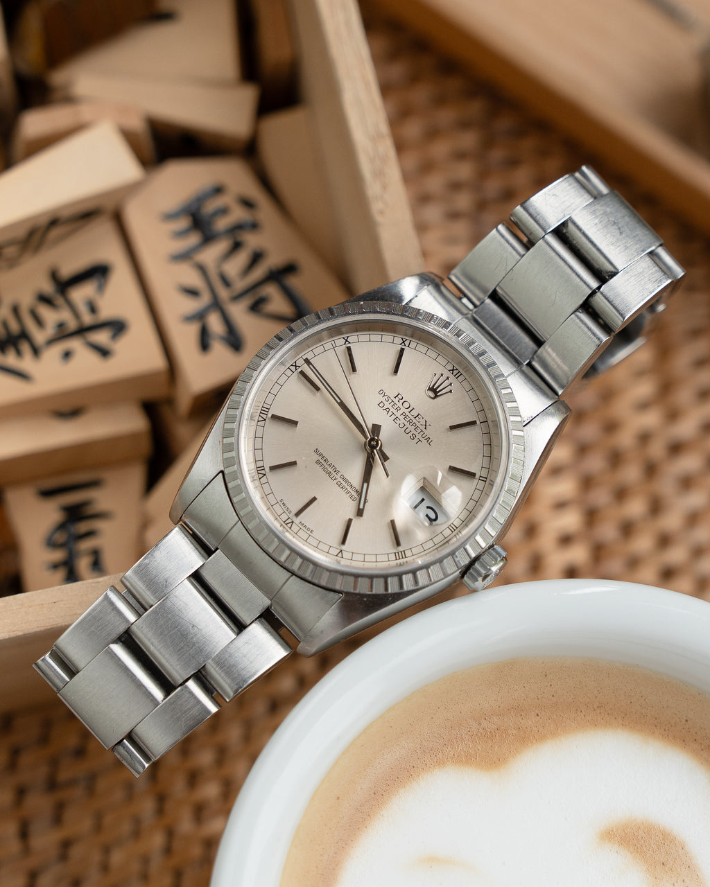 Rolex Datejust ref. 16220 in steel, silver dial, oyster bracelet ref 78360