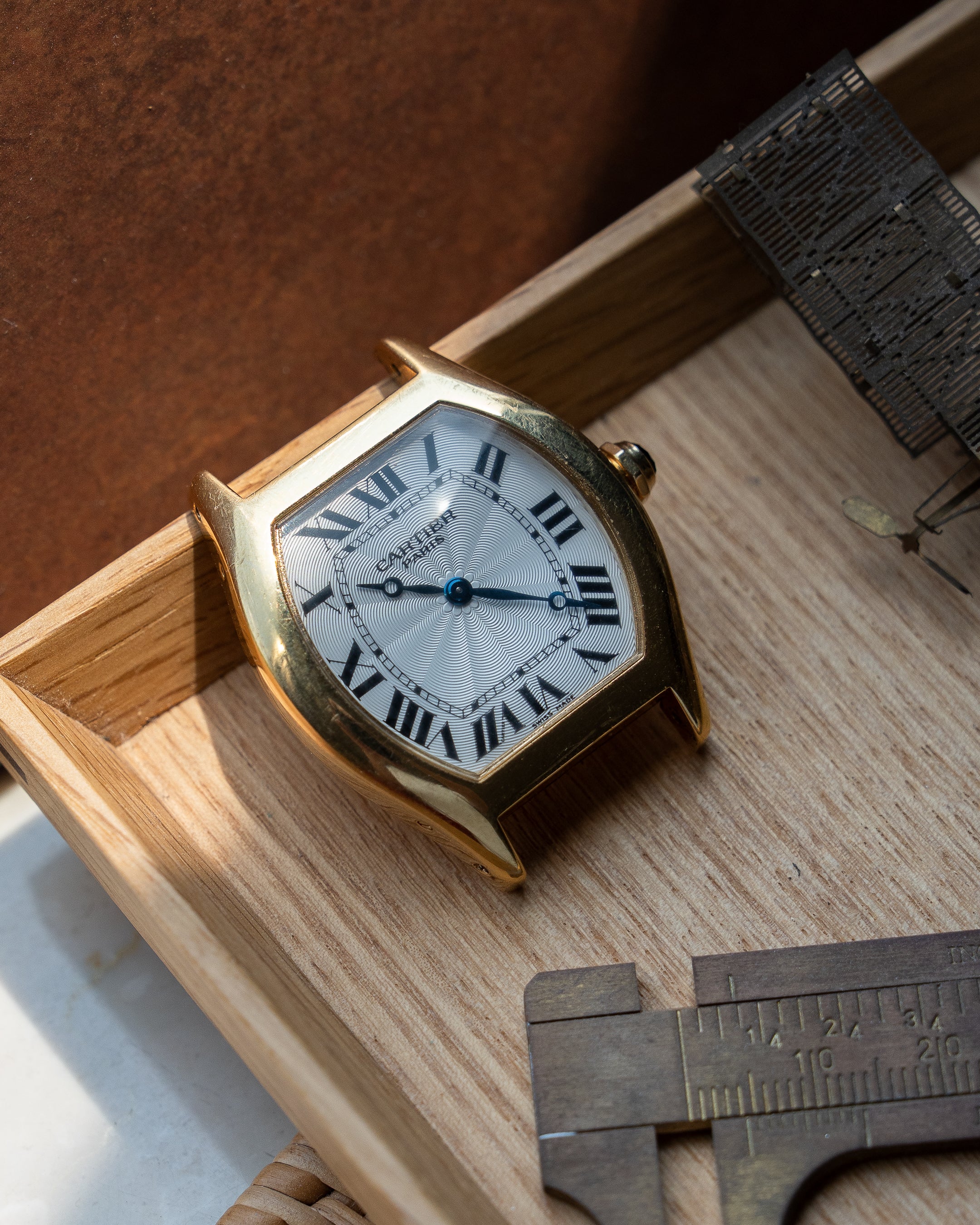 Cartier Tortue CPCP "Collection Prive", LM in Yellow Gold, ref 2496, box and papers