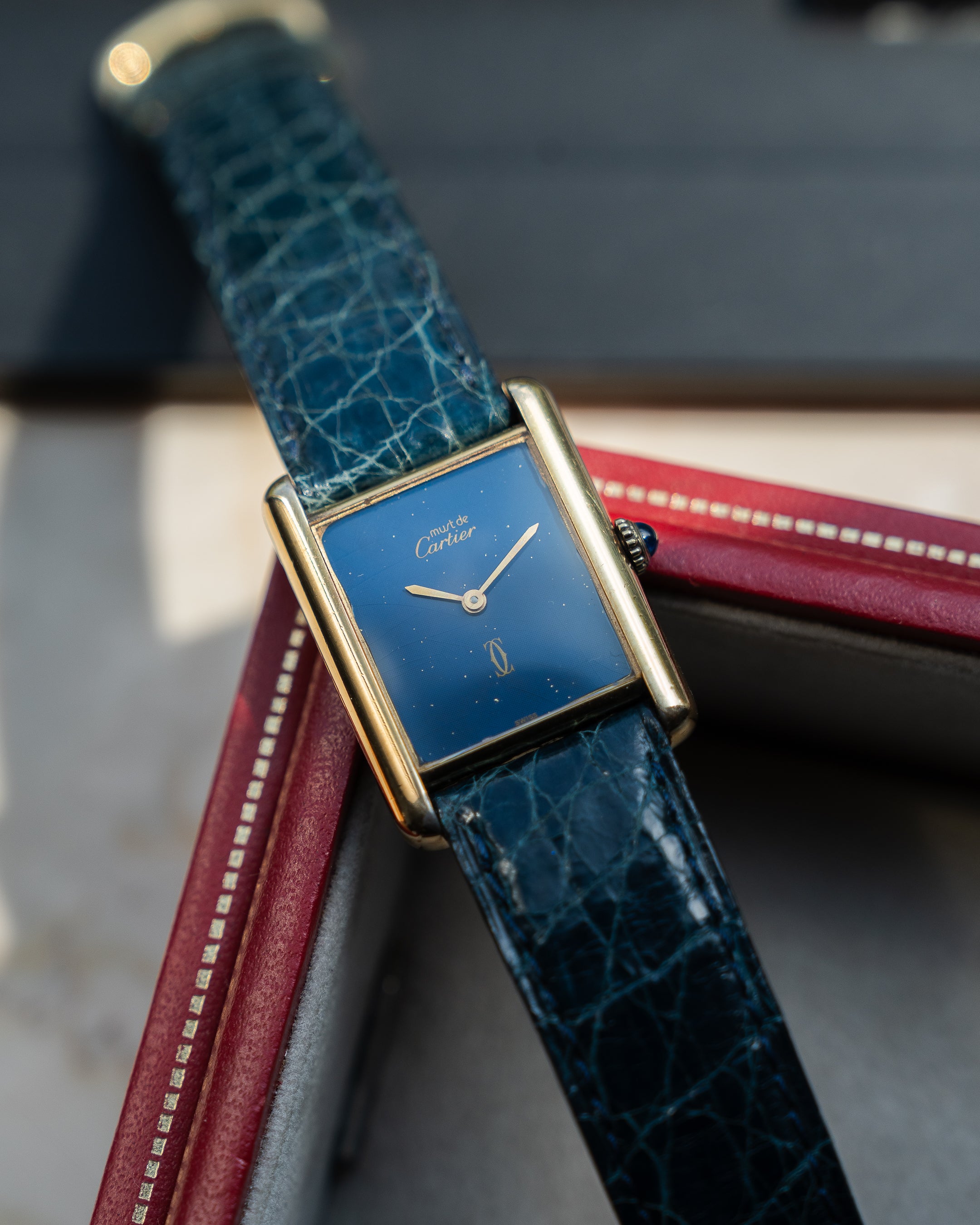 Must de Cartier Tank LM - Blue Lacquer dial with manual wind movement