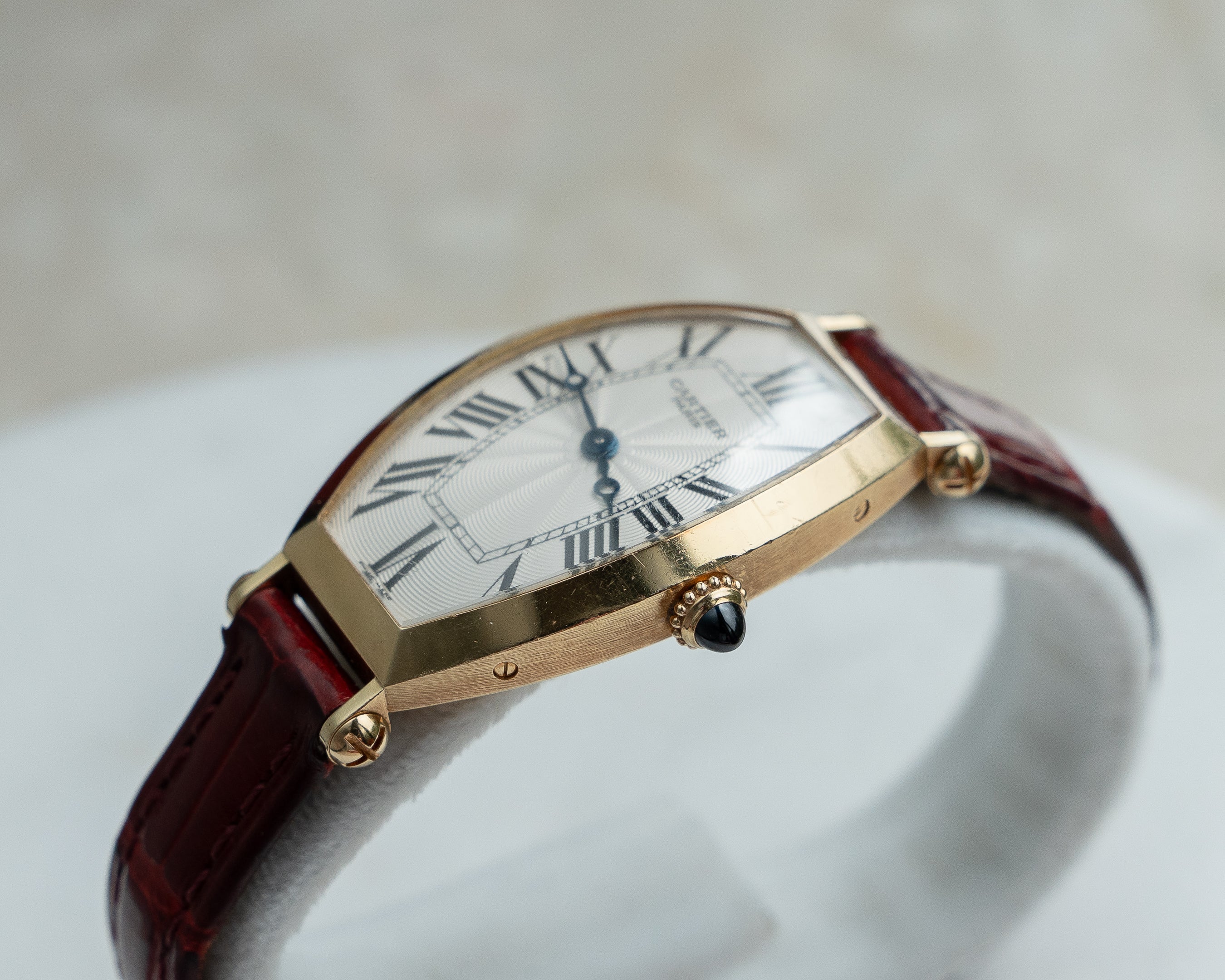 Cartier CPCP "Collection Prive", Tonneau ref 2595 in 18k Yellow Gold, SM size, full set