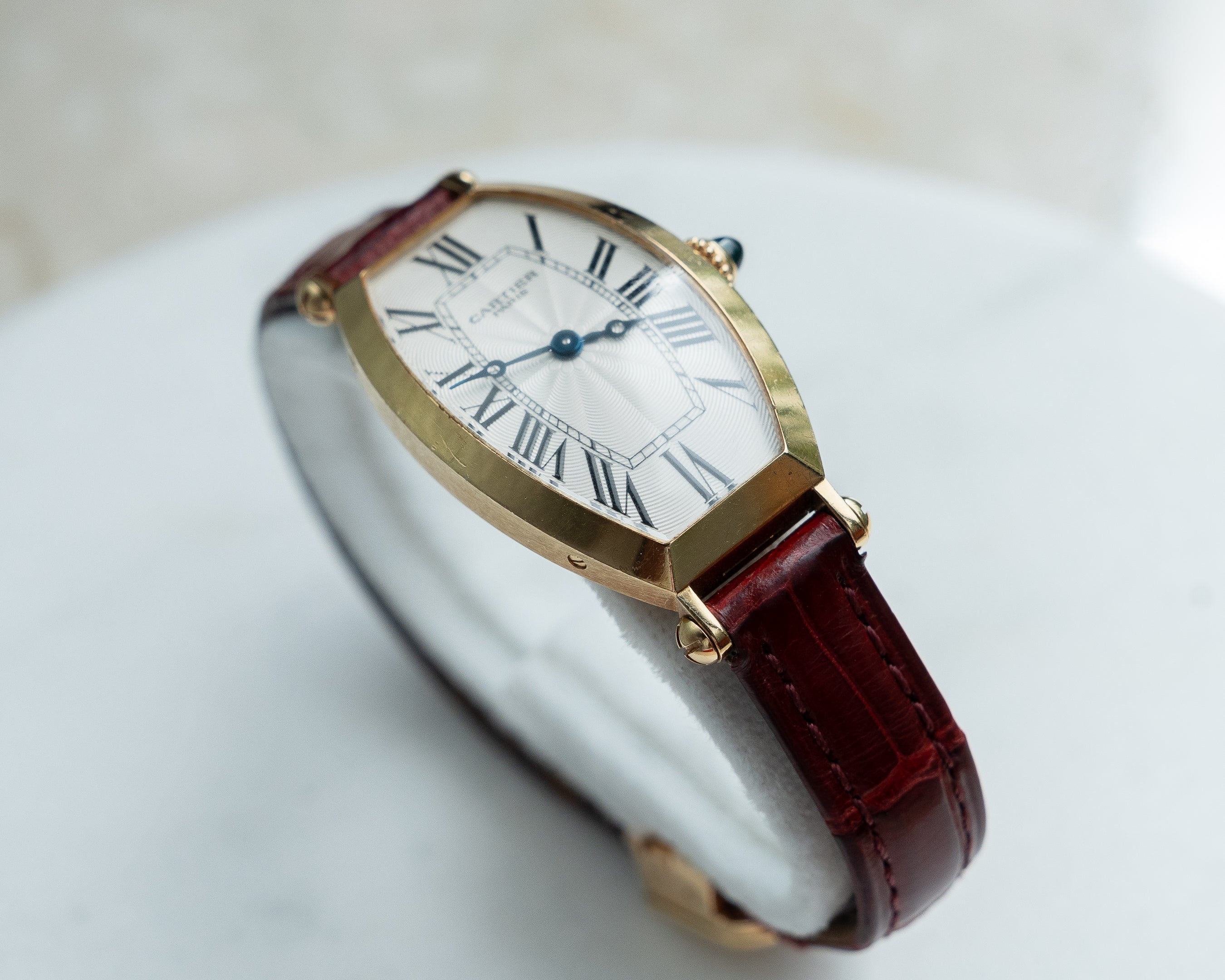 Cartier CPCP "Collection Prive", Tonneau ref 2595 in 18k Yellow Gold, SM size, full set