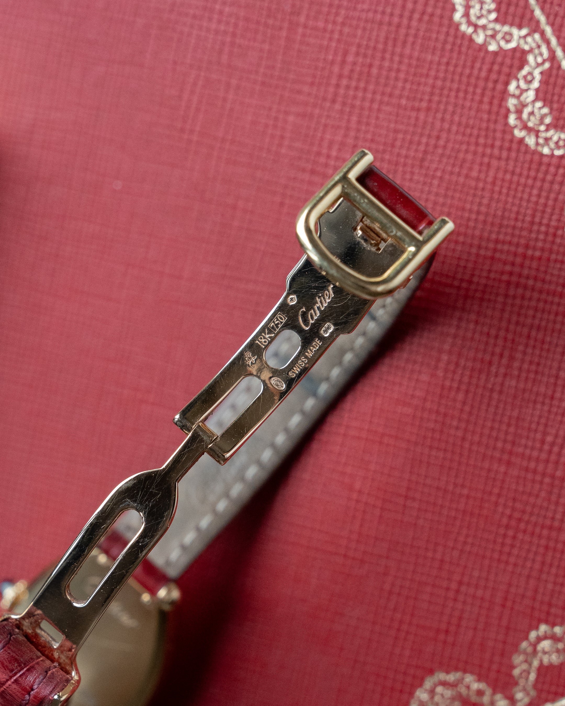 Cartier CPCP "Collection Prive", Tonneau ref 2595 in 18k Yellow Gold, SM size, full set