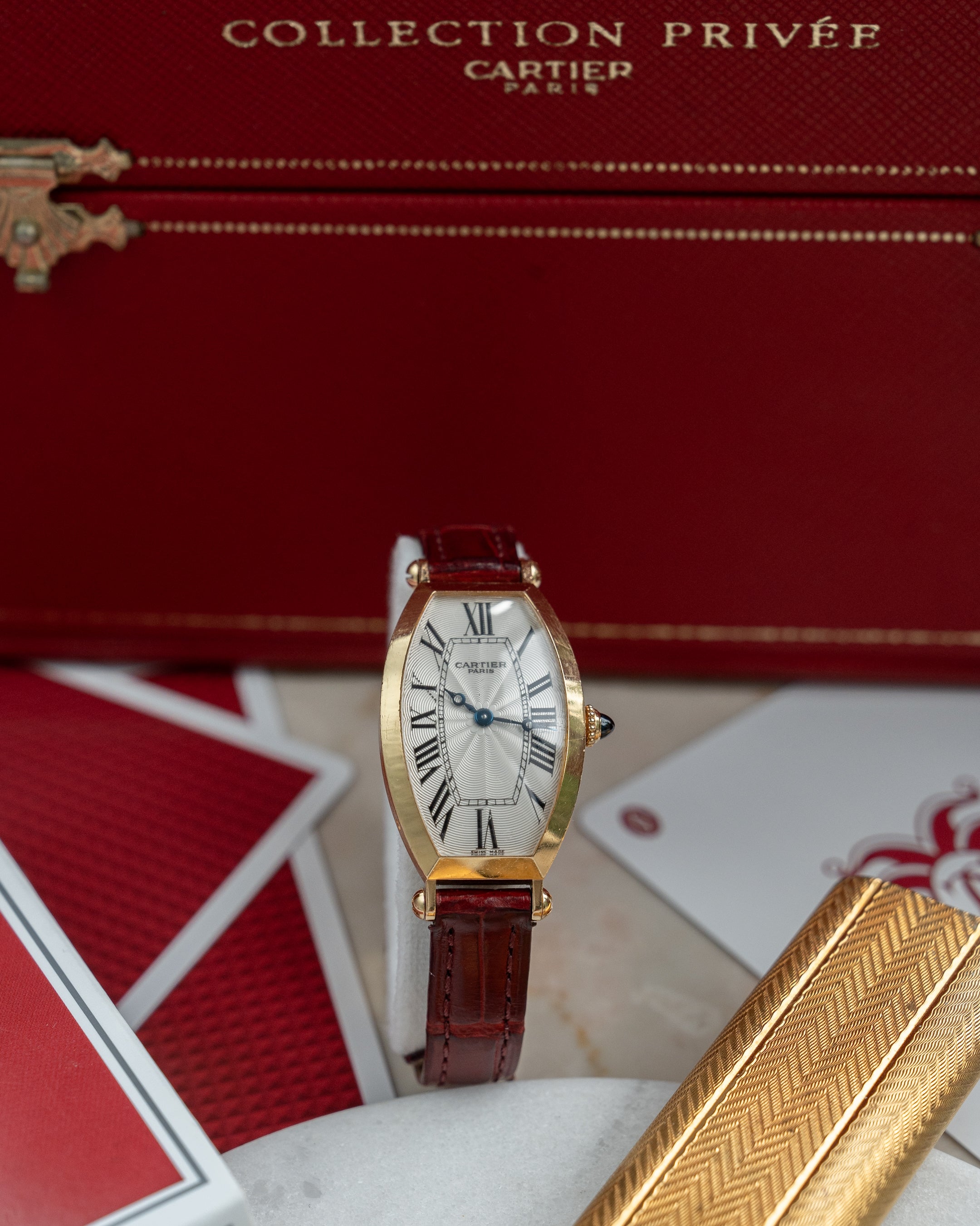 Cartier CPCP "Collection Prive", Tonneau ref 2595 in 18k Yellow Gold, SM size, full set