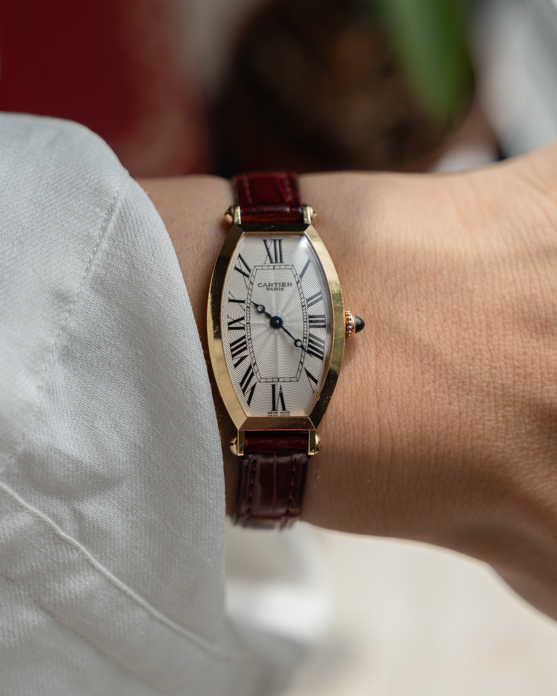 Cartier CPCP "Collection Prive", Tonneau ref 2595 in 18k Yellow Gold, SM size, full set