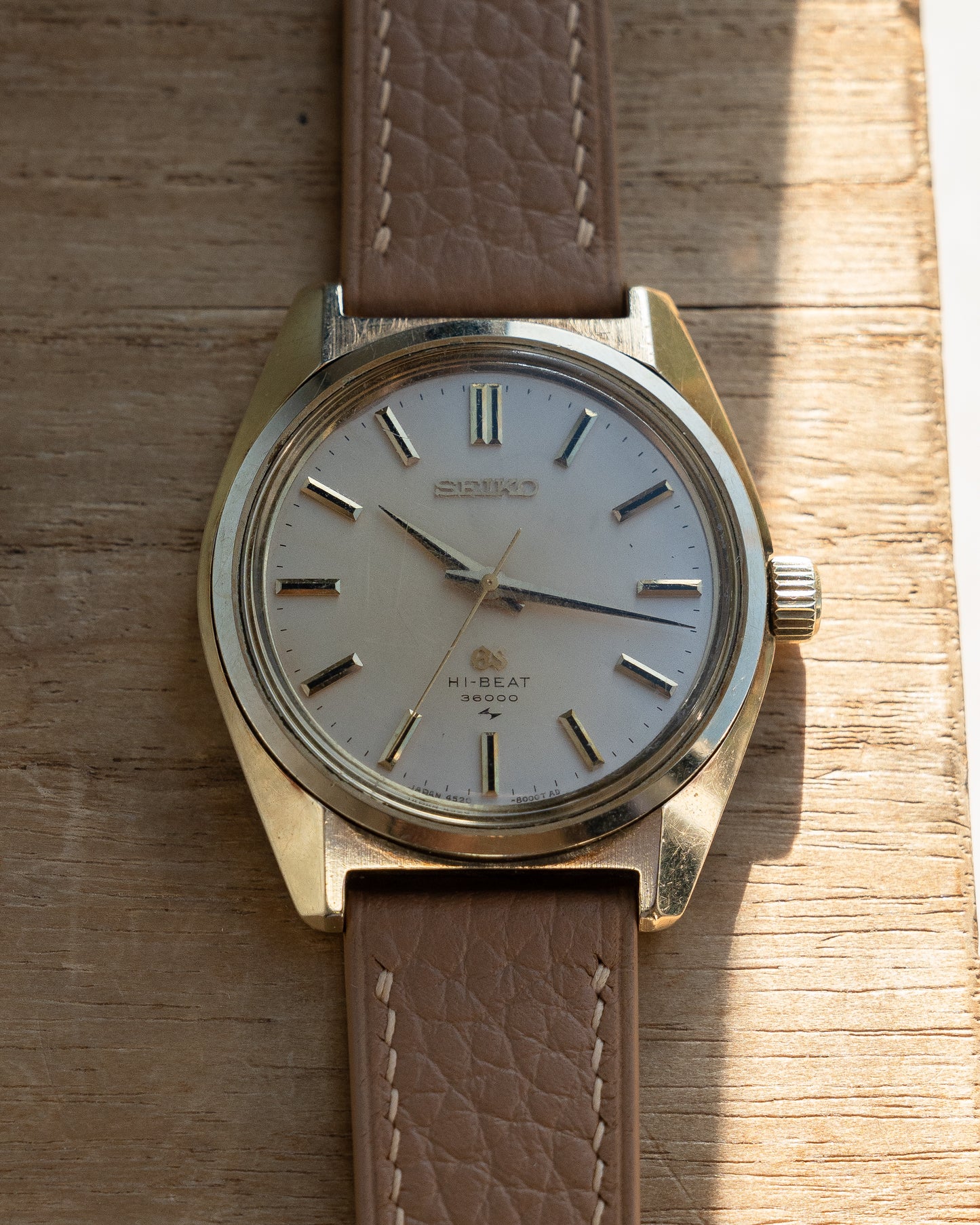 Grand Seiko 4520-8000 cap gold, hibeat manual wind from December 1970