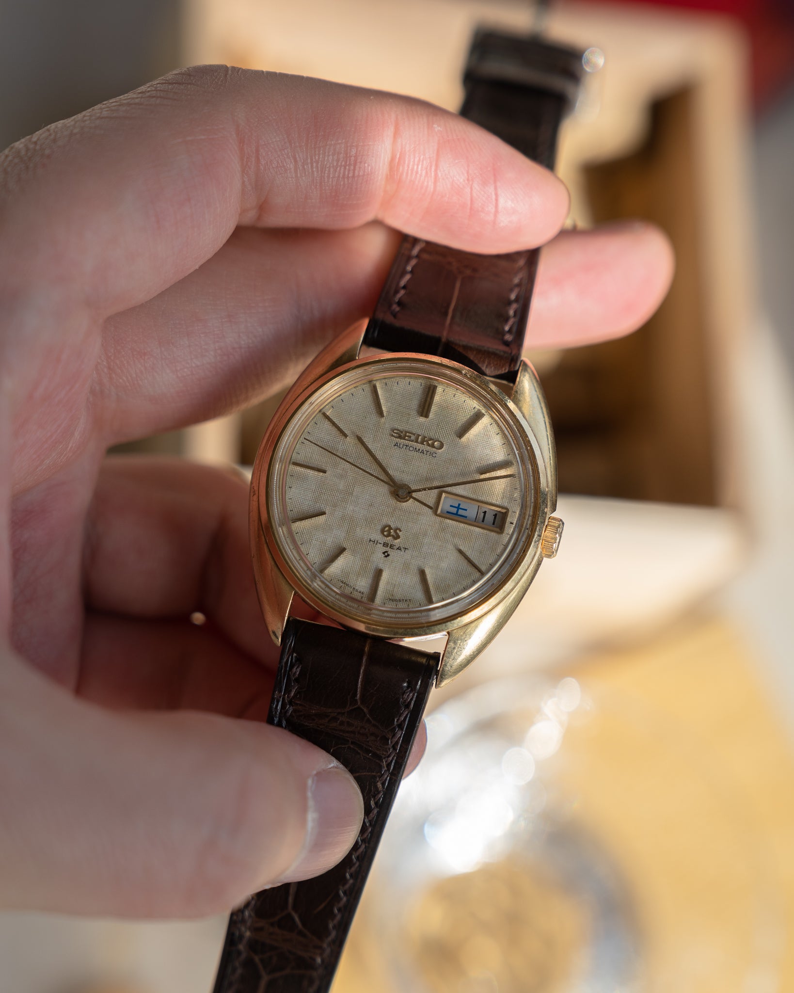 Grand Seiko 5646-7005 linen dial in 18k solid gold August 1970
