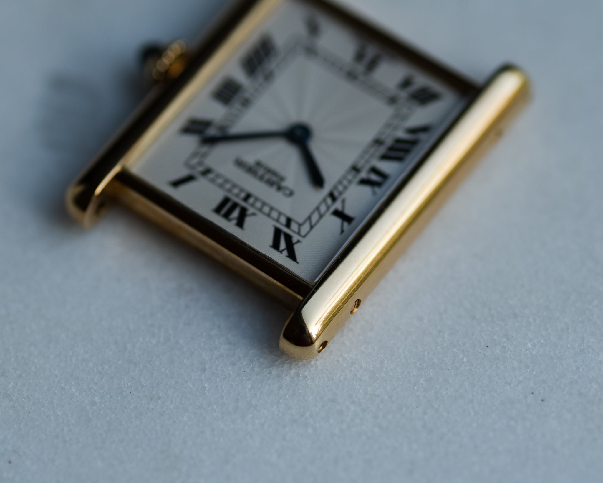 Cartier tank hot sale watch gold