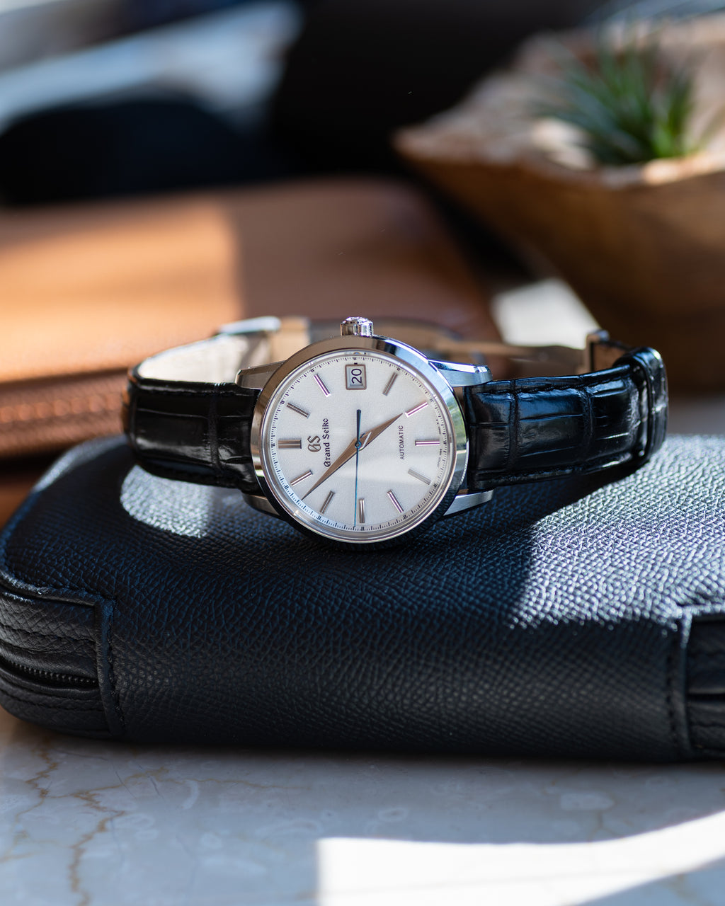 Grand Seiko SBGR305 sand texture dial Limited to 965 pieces