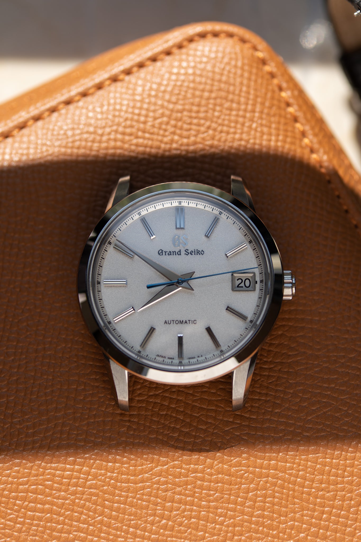 Grand Seiko SBGR305 sand texture dial Limited to 965 pieces